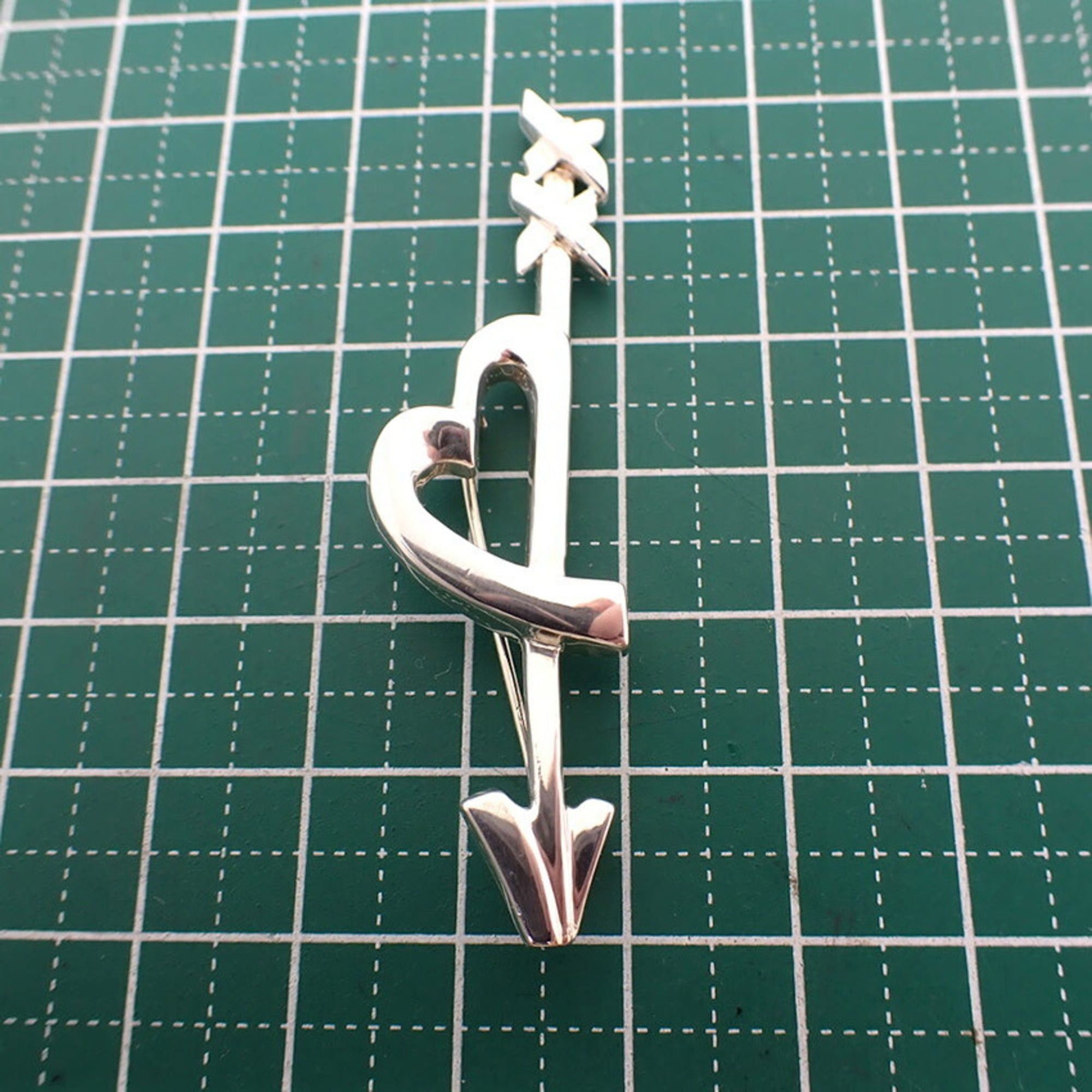 Tiffany & Co. TIFFANY & Co. 925 Loving Heart Arrow Brooch Size ONE SIZE - 9 Thumbnail