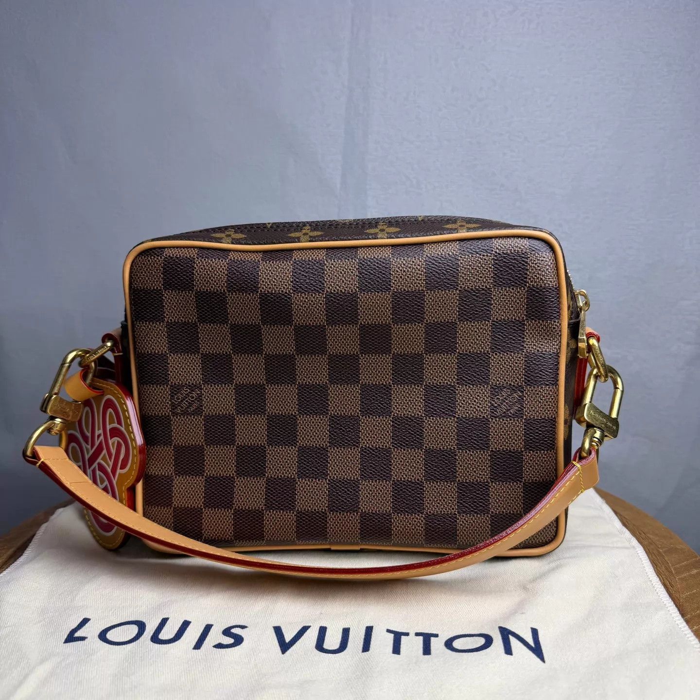 Louis Vuitton Brown Checkered Monogram Crossbody Bag Size ONE SIZE - 3 Thumbnail