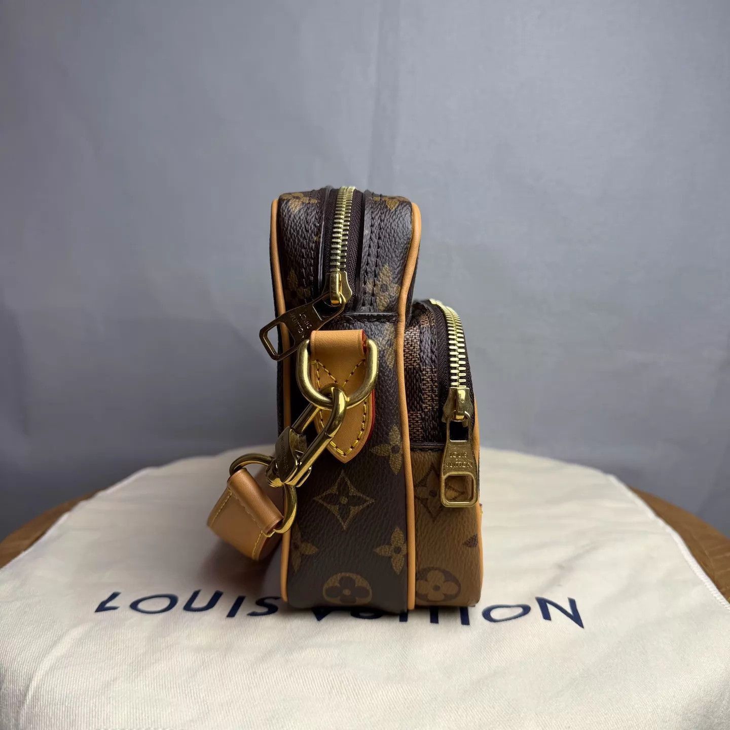 Louis Vuitton Brown Checkered Monogram Crossbody Bag Size ONE SIZE - 5 Thumbnail