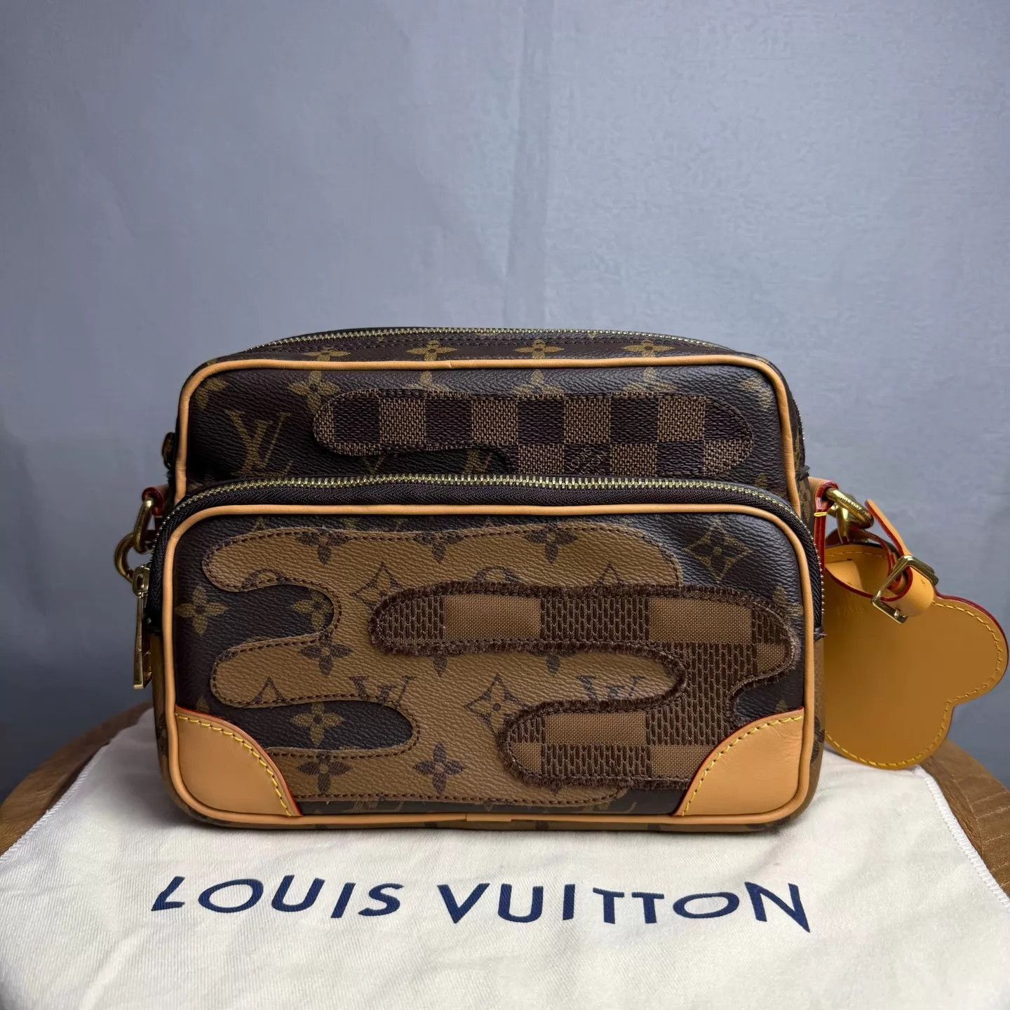 Louis Vuitton Brown Checkered Monogram Crossbody Bag Size ONE SIZE - 2 Thumbnail