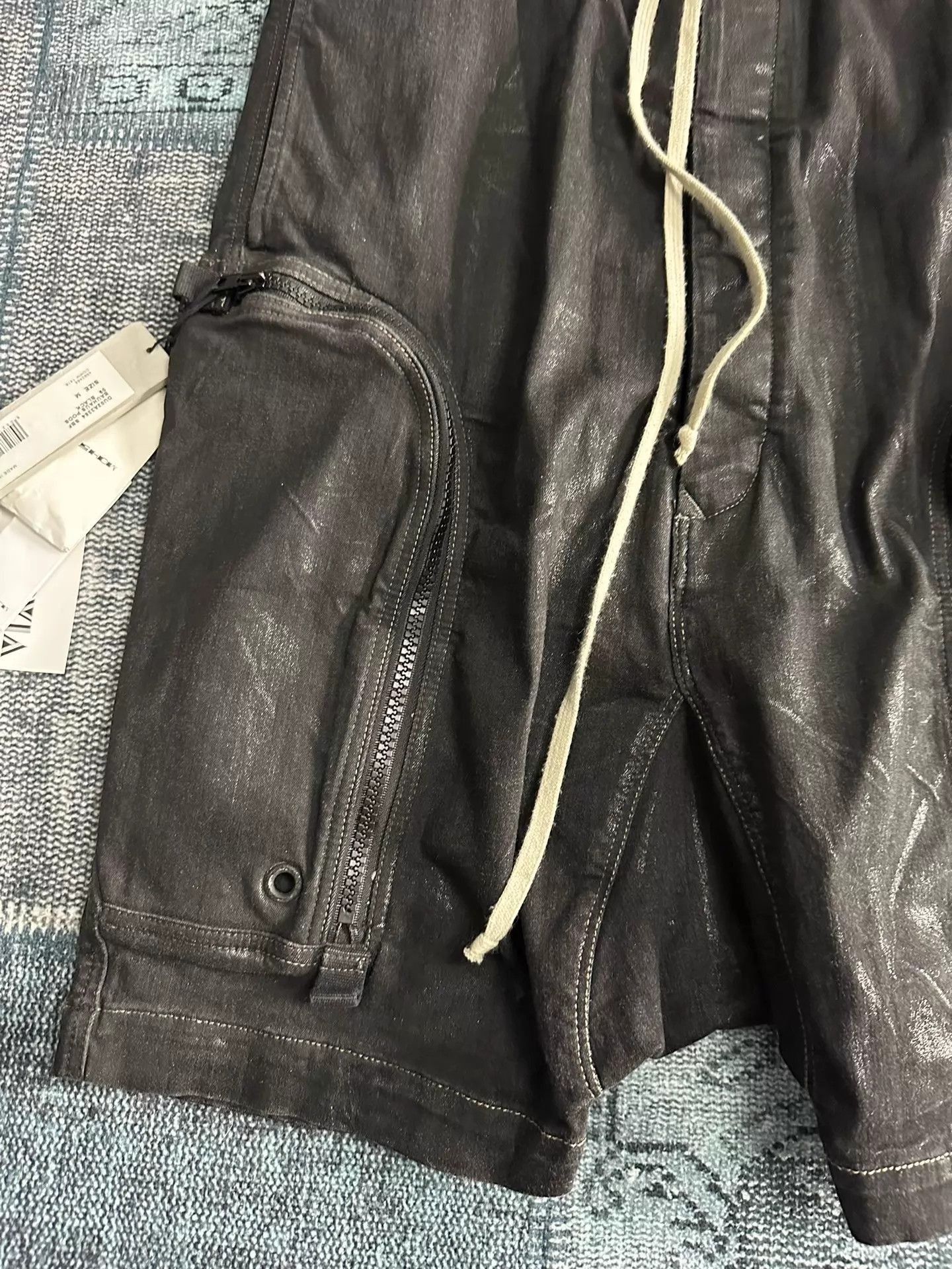 Rick Owens Black Cargo Shorts with Drawstring and Pockets Size US 32 / EU 48 - 2 Thumbnail