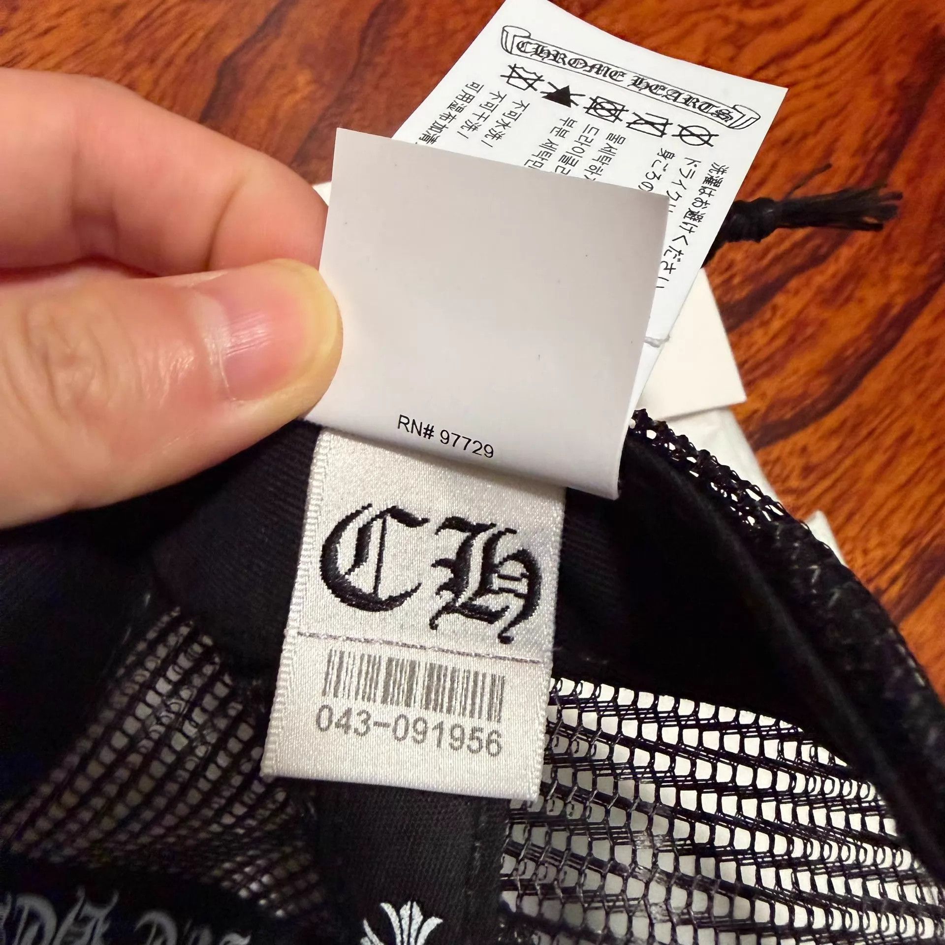 Chrome Hearts White and Black Trucker Hat with Embroidered Patch Size ONE SIZE - 9 Thumbnail