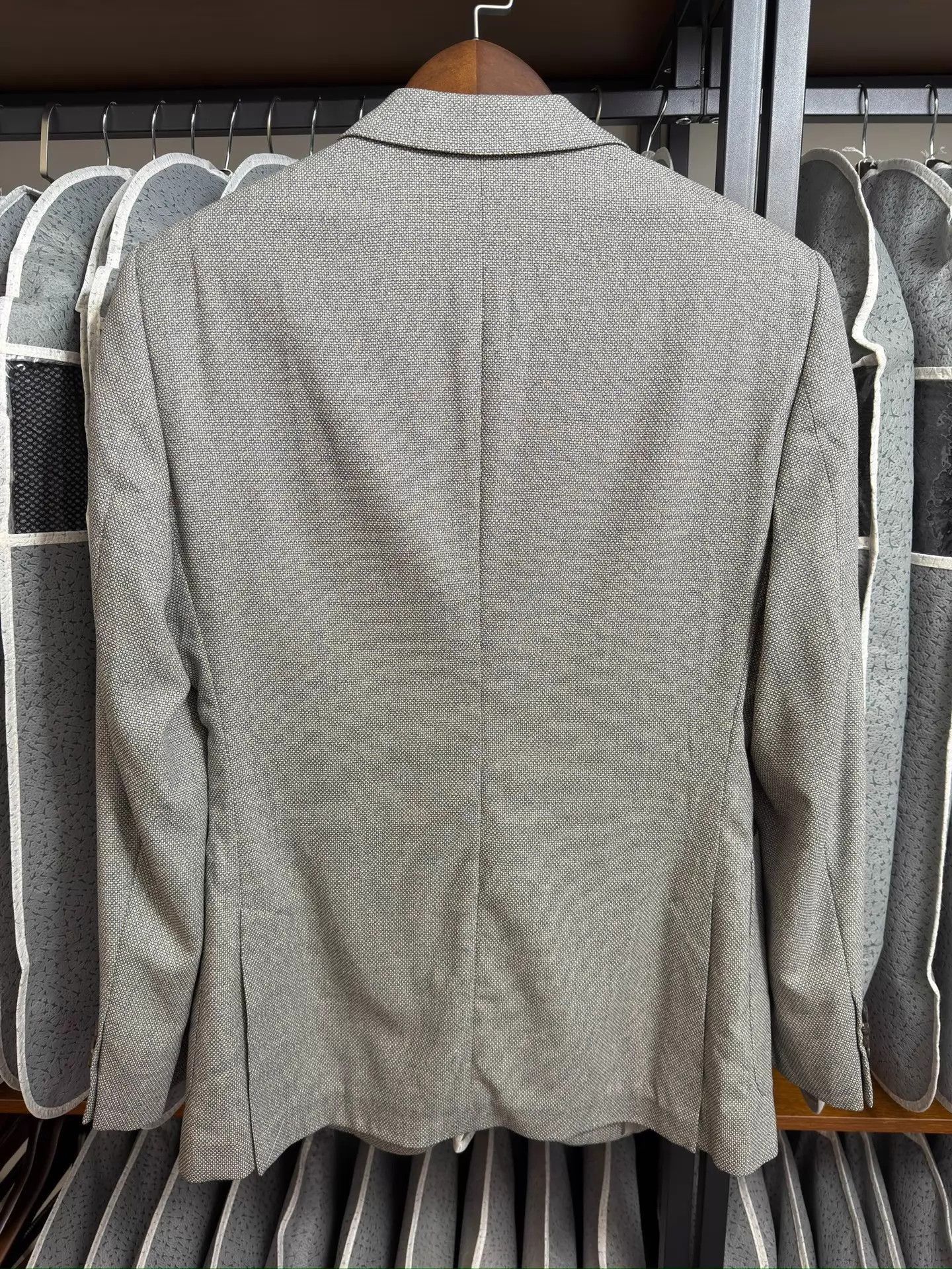 Giorgio Armani Gray Textured Blazer with Button Closure Size US M / EU 48-50 / 2 - 2 Thumbnail