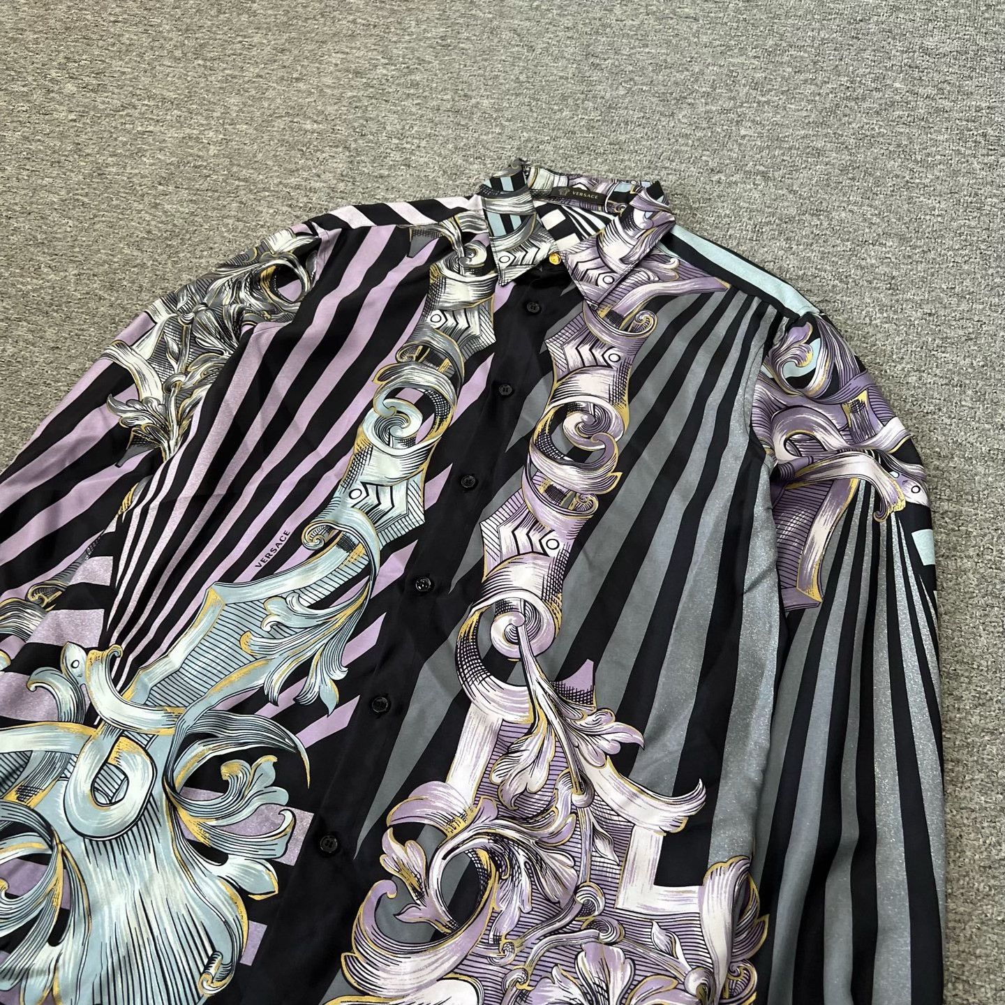 Versace Versace Runway Thorn Flower Silk Shirt Size US M / EU 48-50 / 2 - 4 Thumbnail