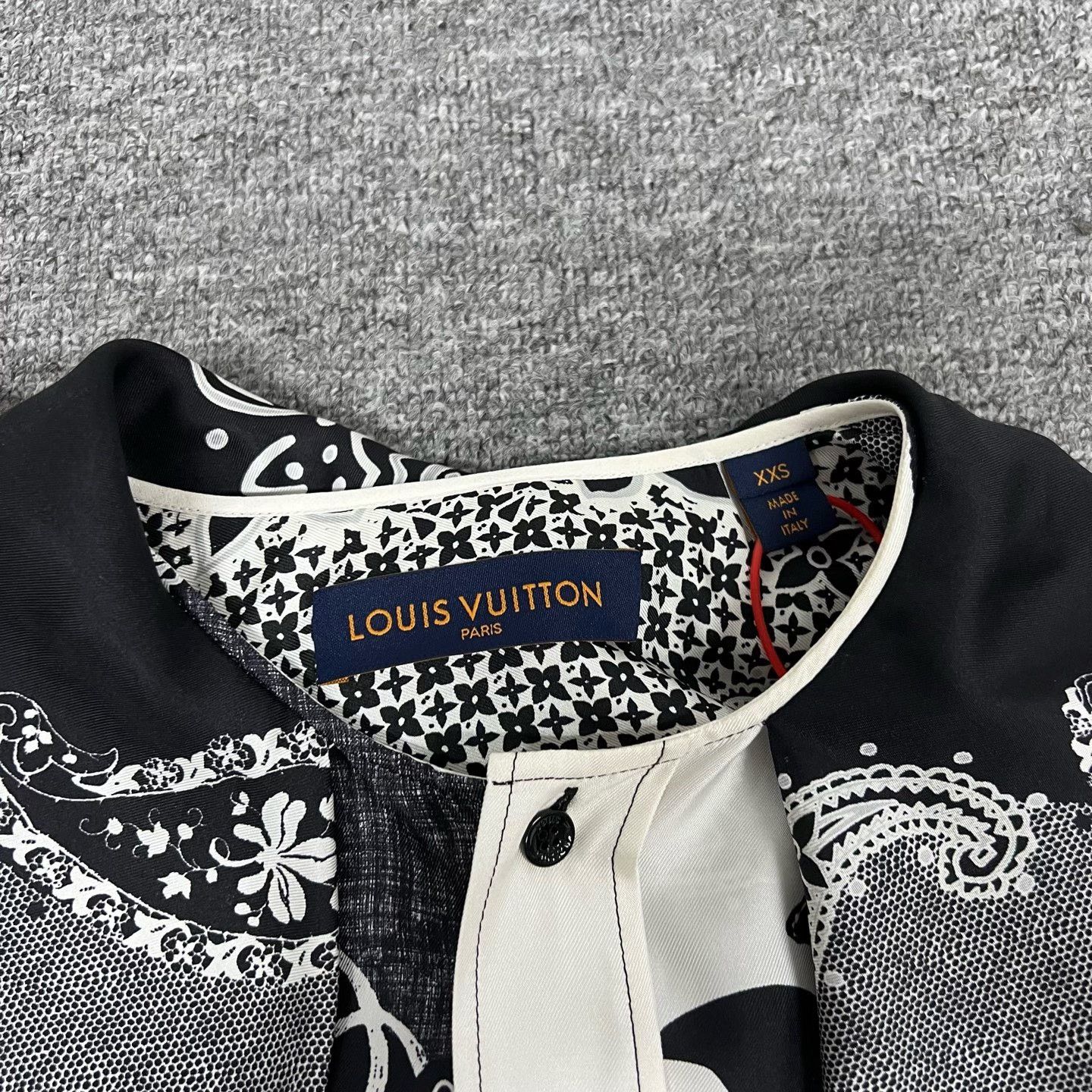 Louis Vuitton Louis Vuitton Black Logo Witch Print Shirt Size M / US 6-8 / IT 42-44 - 3 Thumbnail