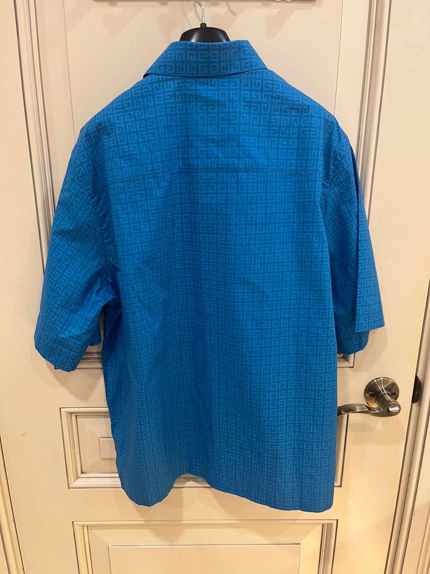 Givenchy Givenchy 4G Monogram Blue Short-Sleeve Shirt Size US M / EU 48-50 / 2 - 4 Thumbnail
