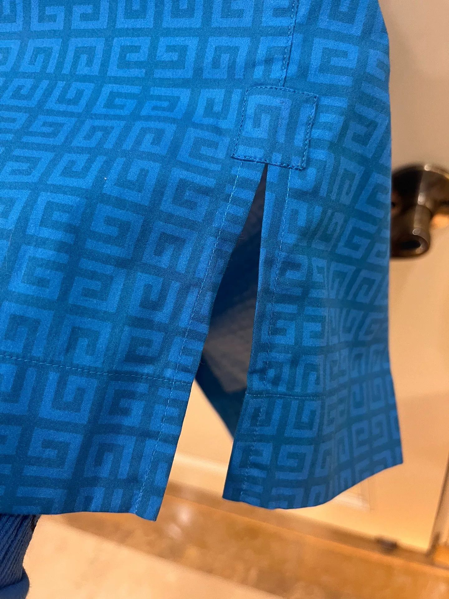 Givenchy Givenchy 4G Monogram Blue Short-Sleeve Shirt Size US M / EU 48-50 / 2 - 5 Thumbnail