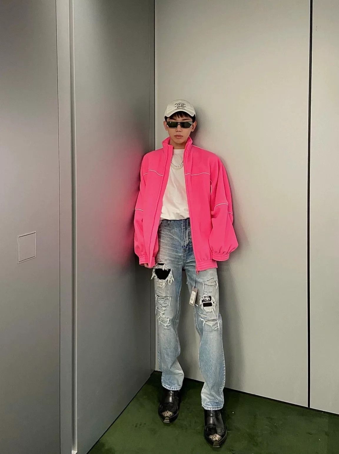 Balenciaga Balenciaga Pink Fleece Embroidered Zip Jacket Size US M / EU 48-50 / 2 - 4 Thumbnail