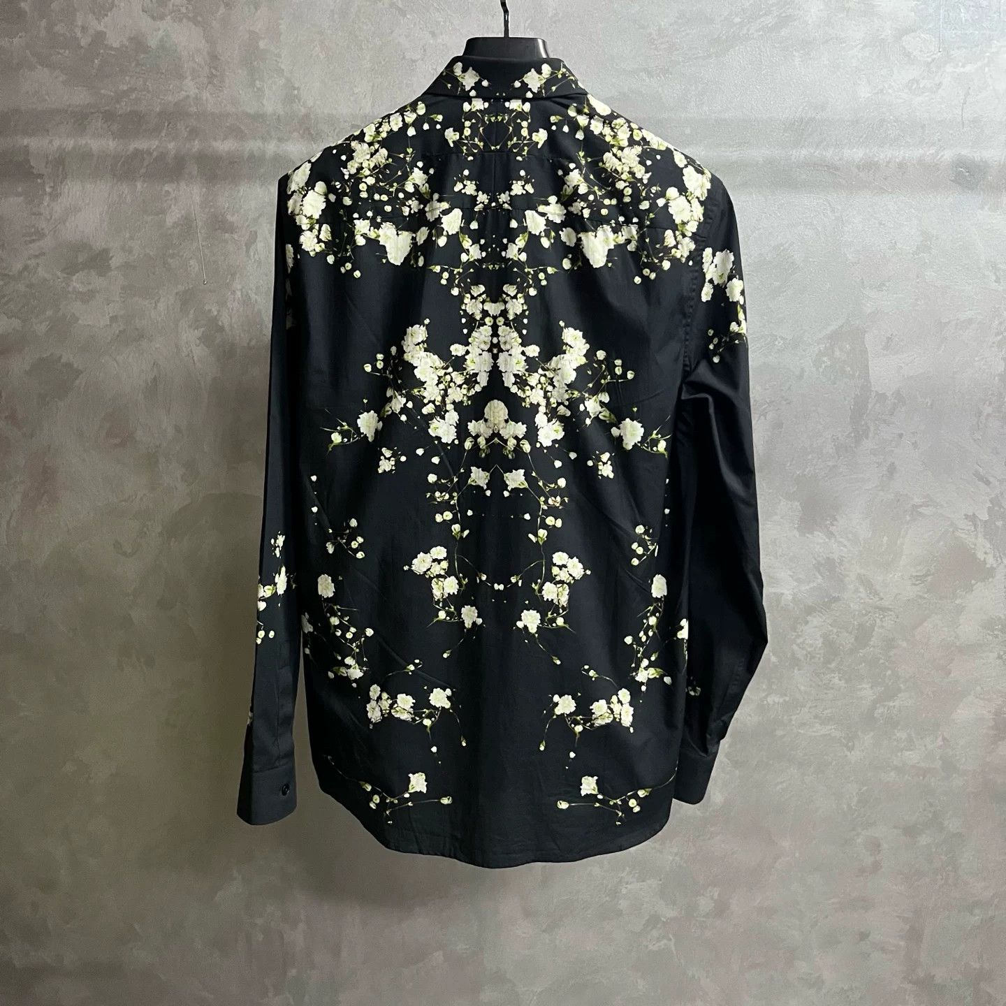 Givenchy Givenchy Classic Black Printed Lapel Shirt Size US M / EU 48-50 / 2 - 5 Thumbnail