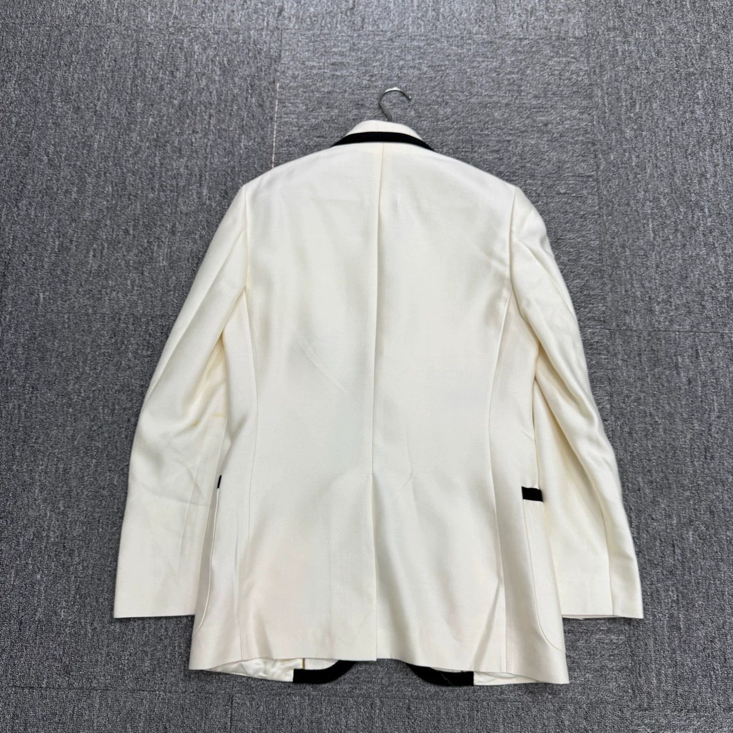 Gucci White Blazer with Black Trim and Crest Size US M / EU 48-50 / 2 - 6 Thumbnail