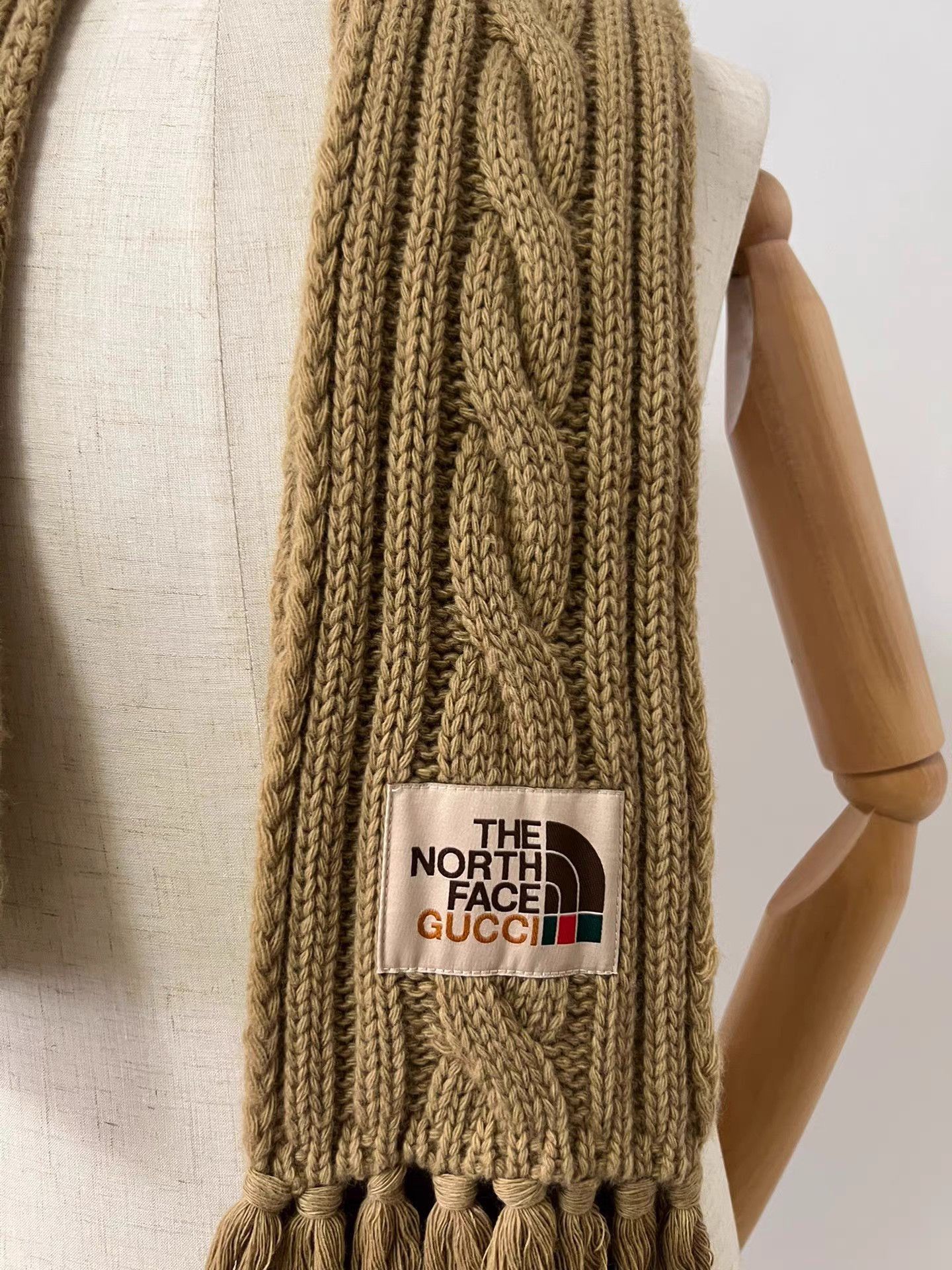 Gucci Beige Cable-Knit Fringed Scarf Size ONE SIZE - 2 Thumbnail