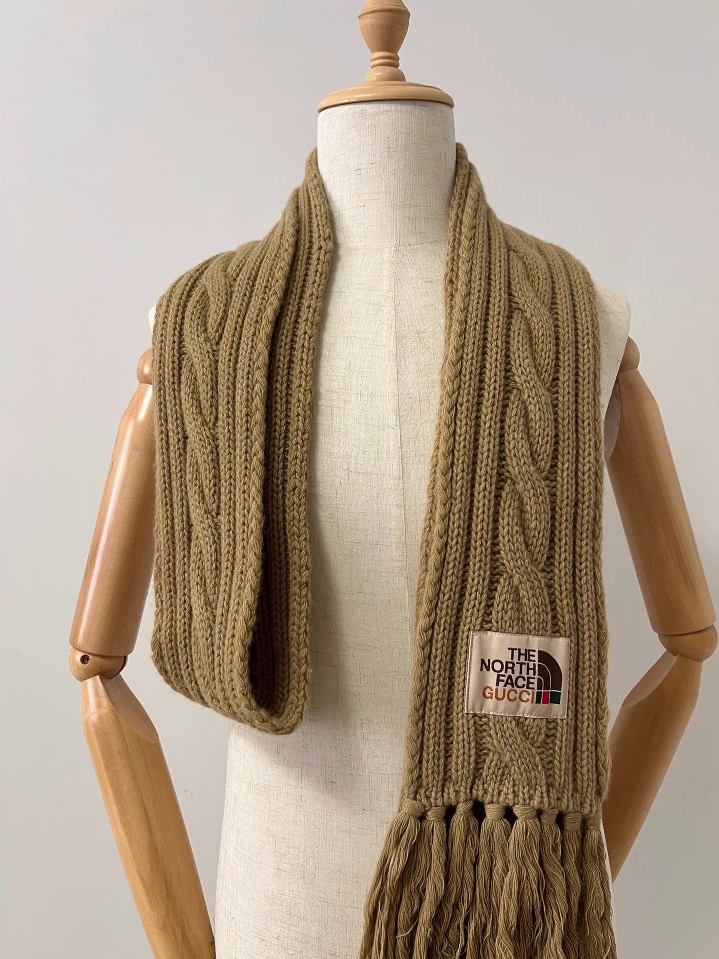 Gucci Beige Cable-Knit Fringed Scarf Size ONE SIZE - 3 Thumbnail