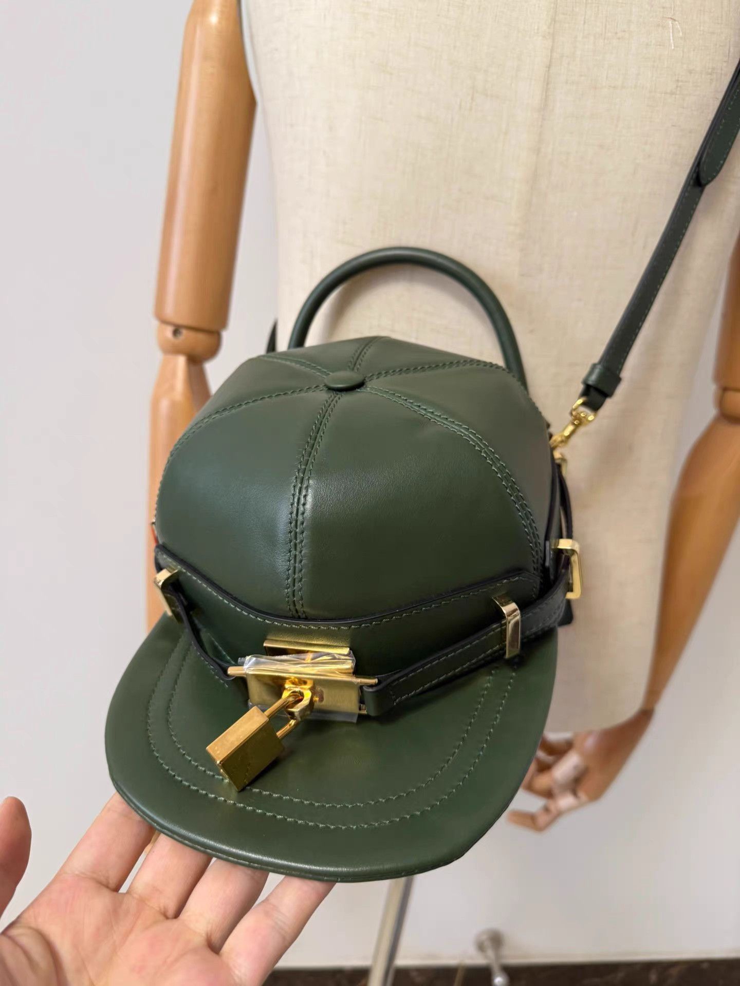 Moschino Green Quilted Crossbody Handbag Size ONE SIZE - 3 Thumbnail