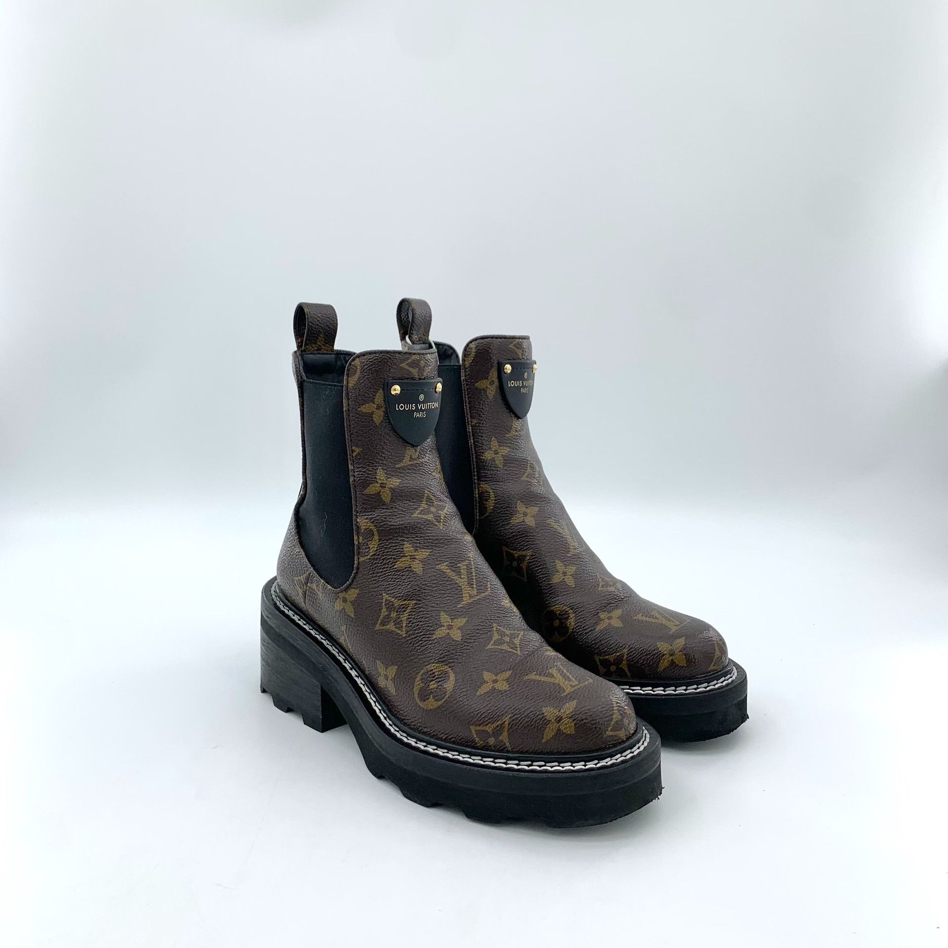 Louis Vuitton Louis Vuitton Brown Boots 34 Women Size US 4 / IT 34 - 2 Thumbnail