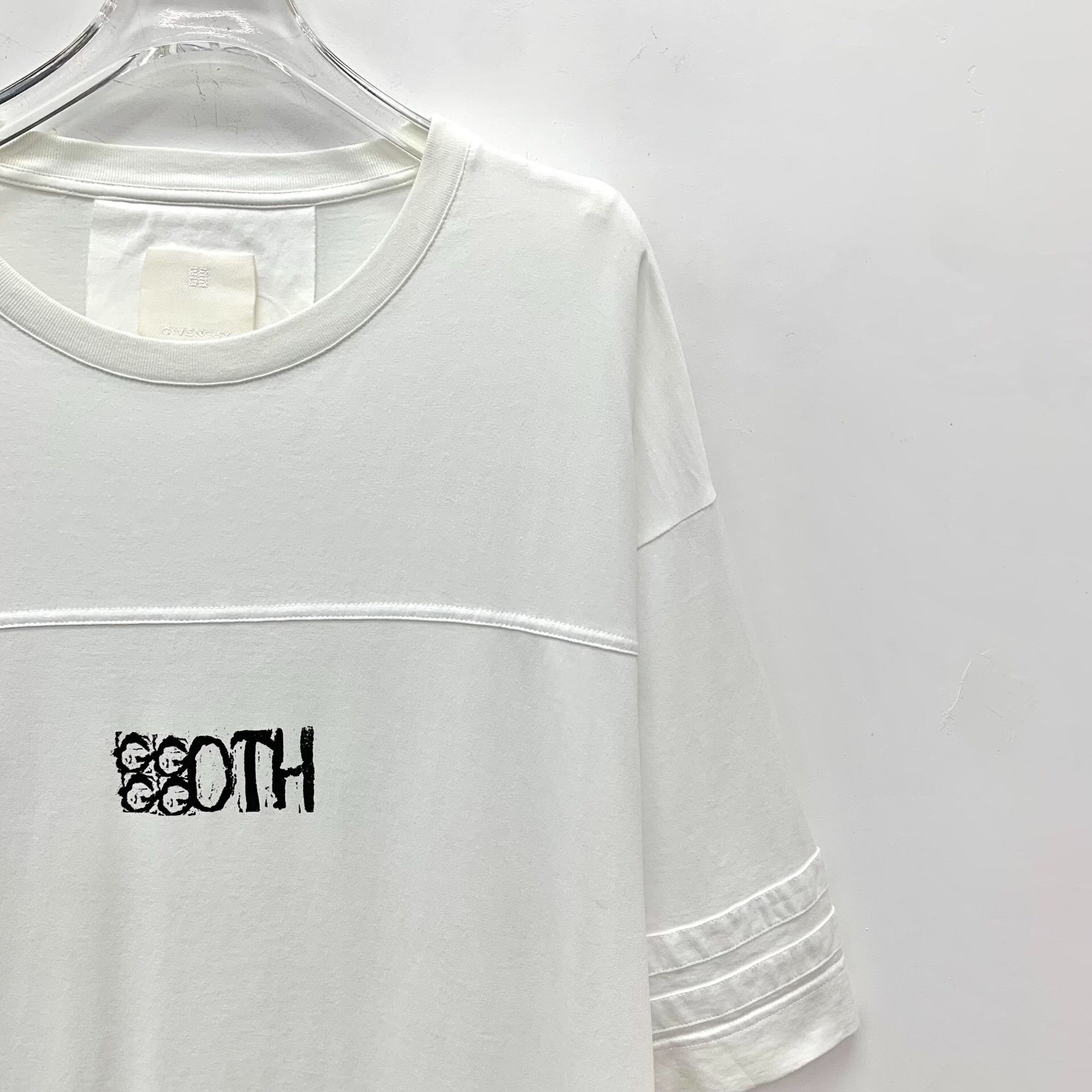 Givenchy Givenchy Printed White T-Shirt XL Men Size US XL / EU 56 / 4 - 3 Thumbnail