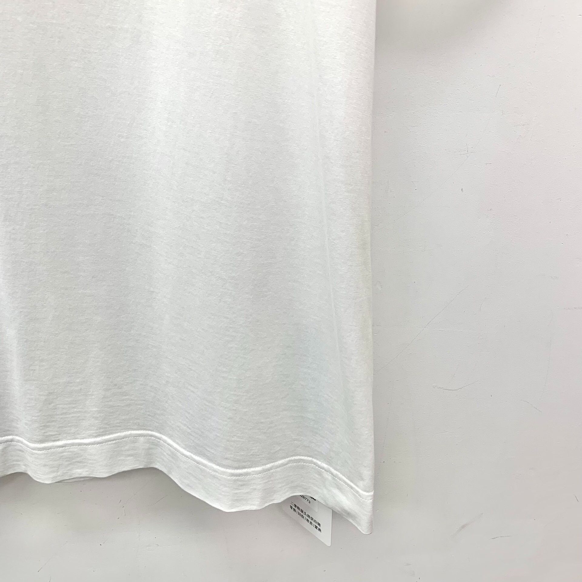 Givenchy Givenchy Printed White T-Shirt XL Men Size US XL / EU 56 / 4 - 4 Thumbnail