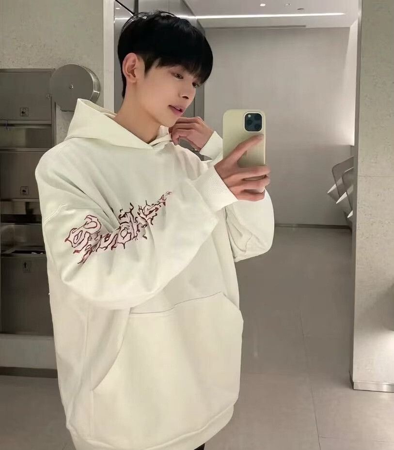 Balenciaga Balenciaga White Hoodie M Men Size US M / EU 48-50 / 2 - 8 Thumbnail