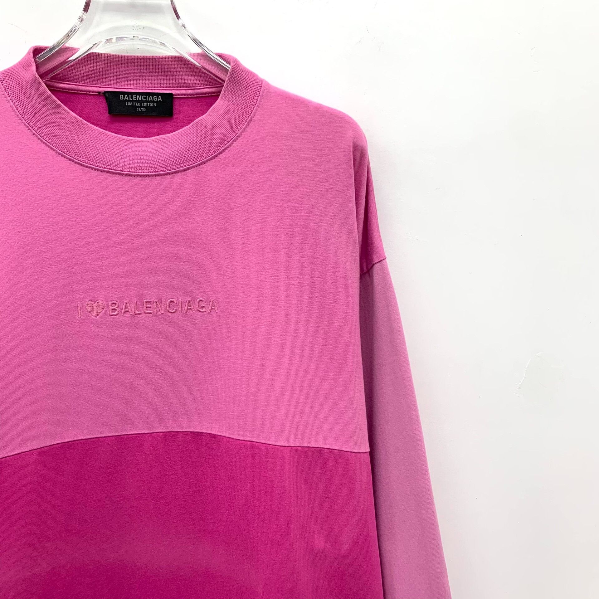 Balenciaga Balenciaga Retro Multi T-Shirt XS Women Size XS / US 0-2 / IT 36-38 - 3 Thumbnail