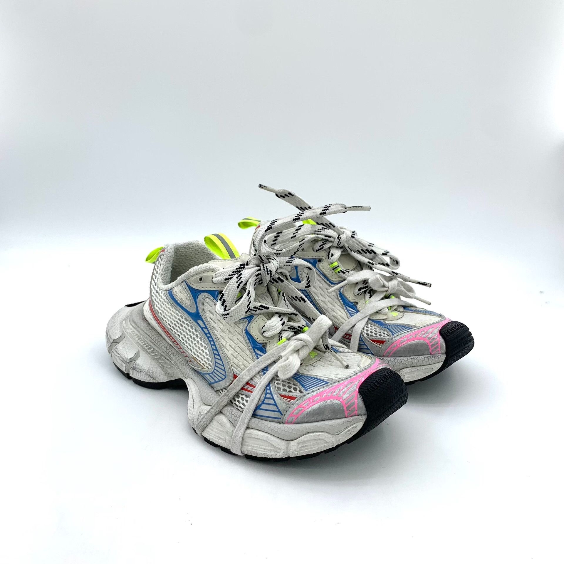 Balenciaga Balenciaga White Lowtop Sneakers XXXL Women Size US 8 / IT 38 - 2 Thumbnail