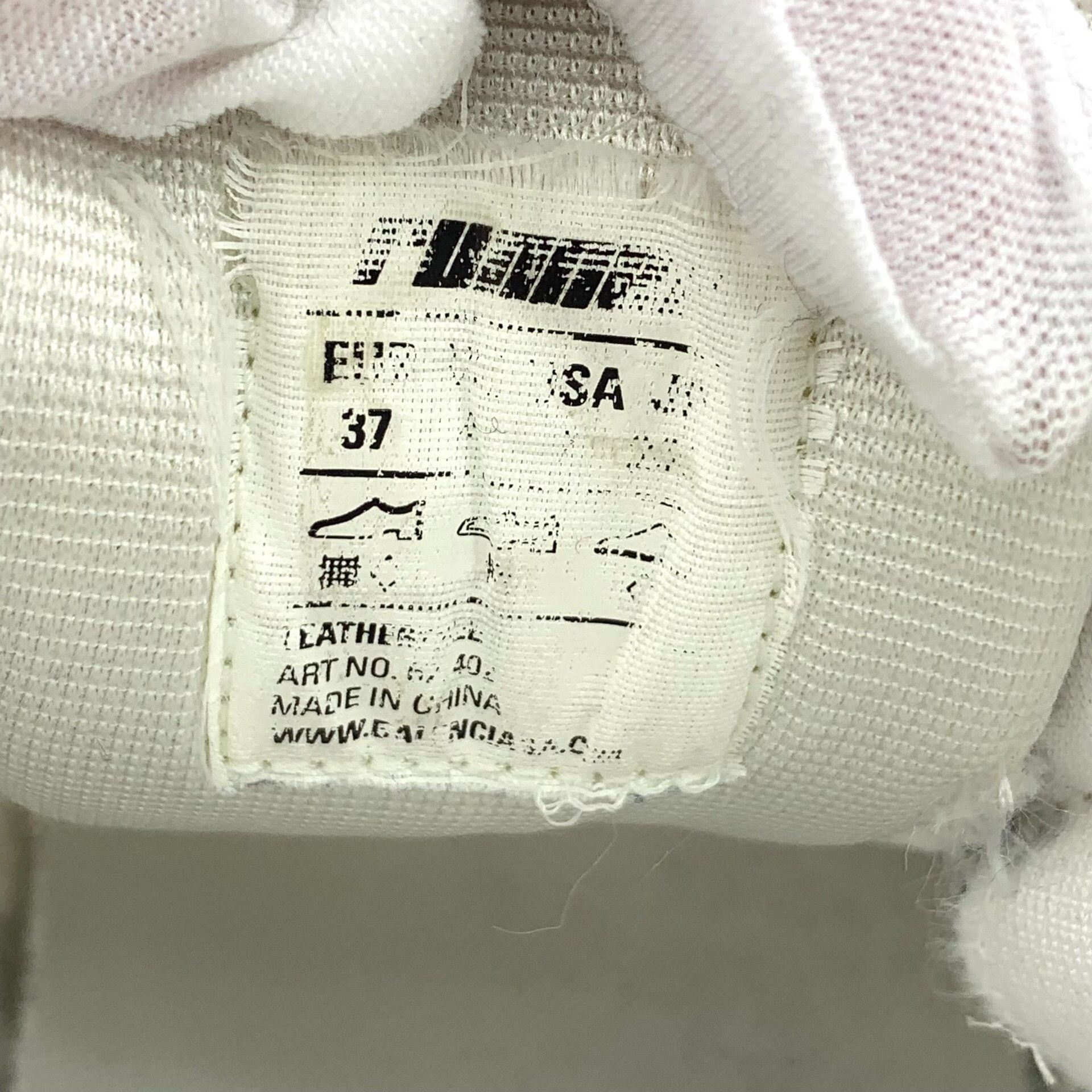 Balenciaga Balenciaga White Lowtop Sneakers 37 Women Size US 6.5 / IT 36.5 - 6 Thumbnail