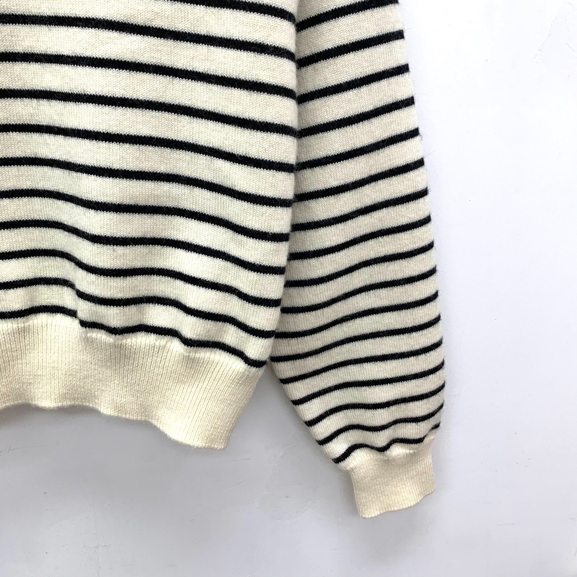 Celine Celine Knit Striped Beige Sweater S Women Size S / US 4 / IT 40 - 4 Thumbnail