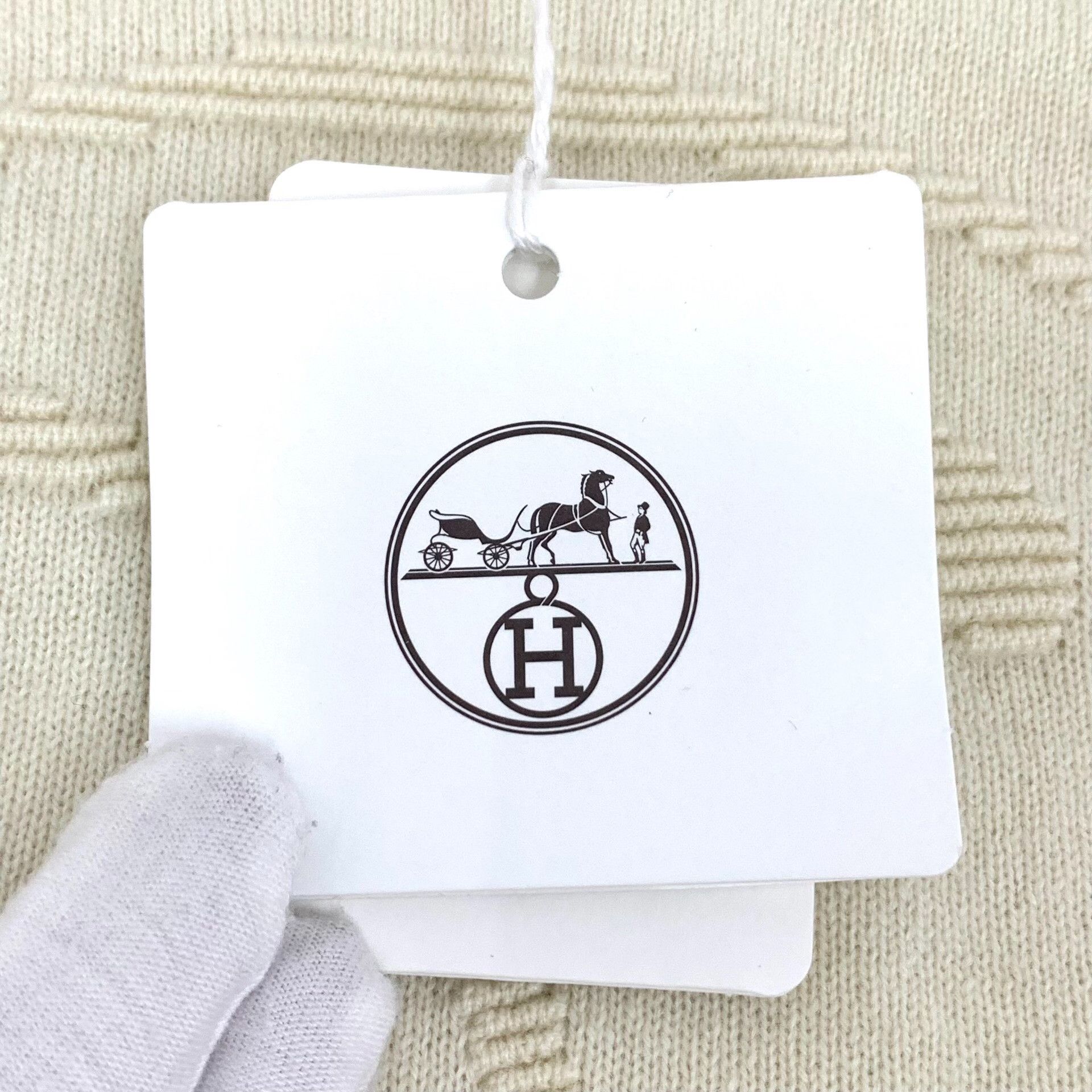 Hermes Hermes Beige Sweater S Women Size S / US 4 / IT 40 - 6 Thumbnail