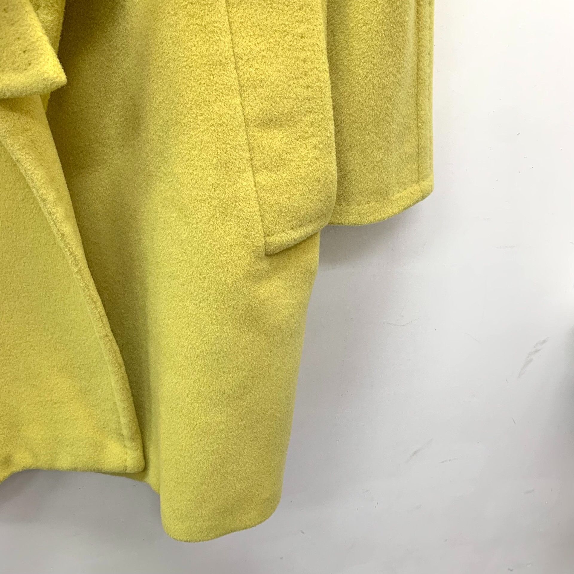 Max Mara Max Mara Wool Yellow Coat M Women Size M / US 6-8 / IT 42-44 - 4 Thumbnail
