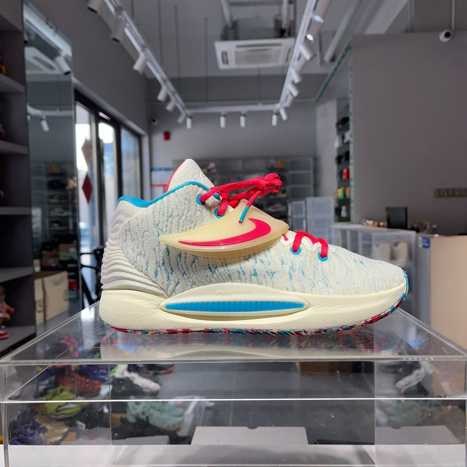 Nike Nike KD Rainbow Multi Lowtop Sneakers 9 Men Size US 9 / EU 42 - 5 Thumbnail