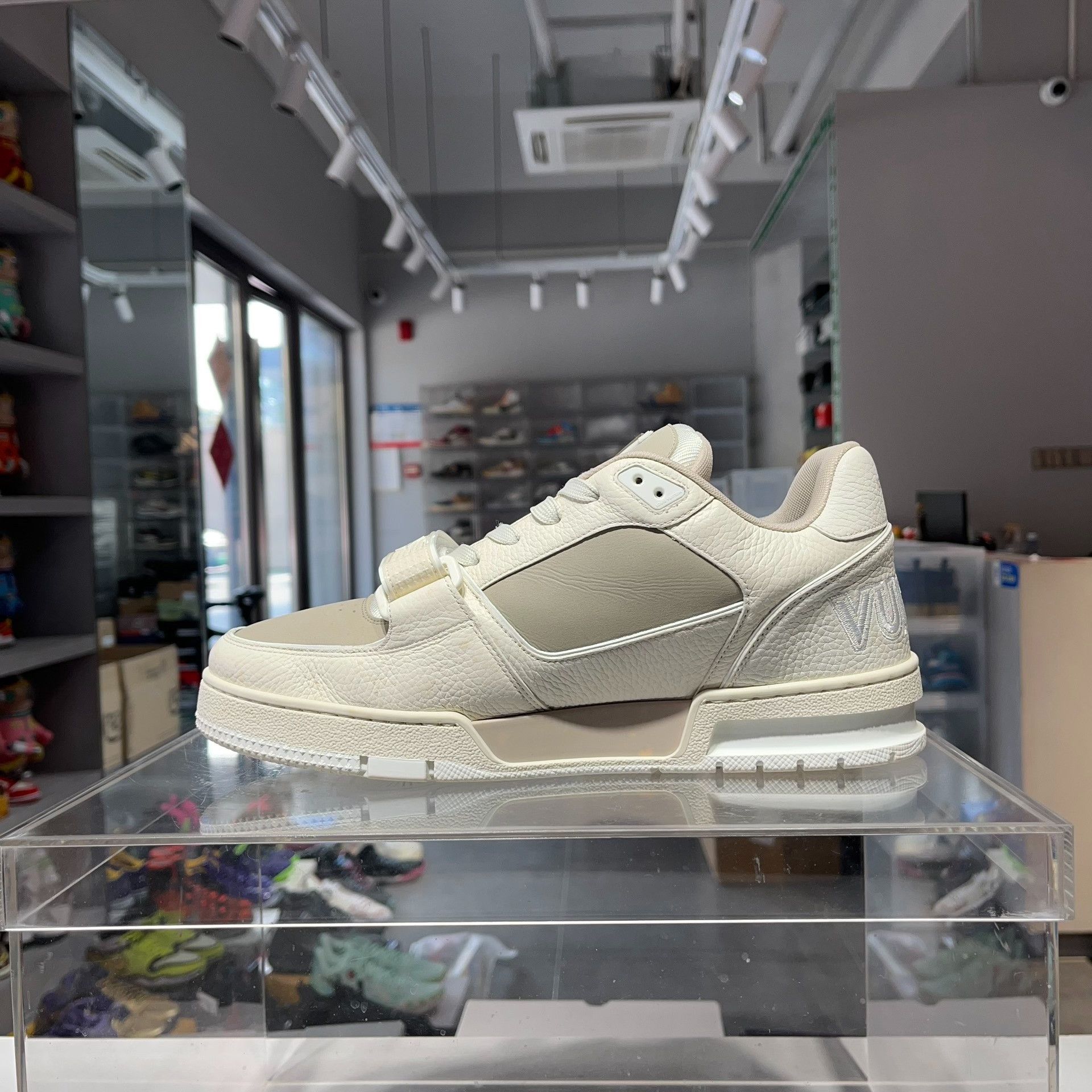 Louis Vuitton Louis Vuitton Training Beige Lowtop Sneakers 41 Men Size US 8.5 / EU 41-42 - 6 Thumbnail