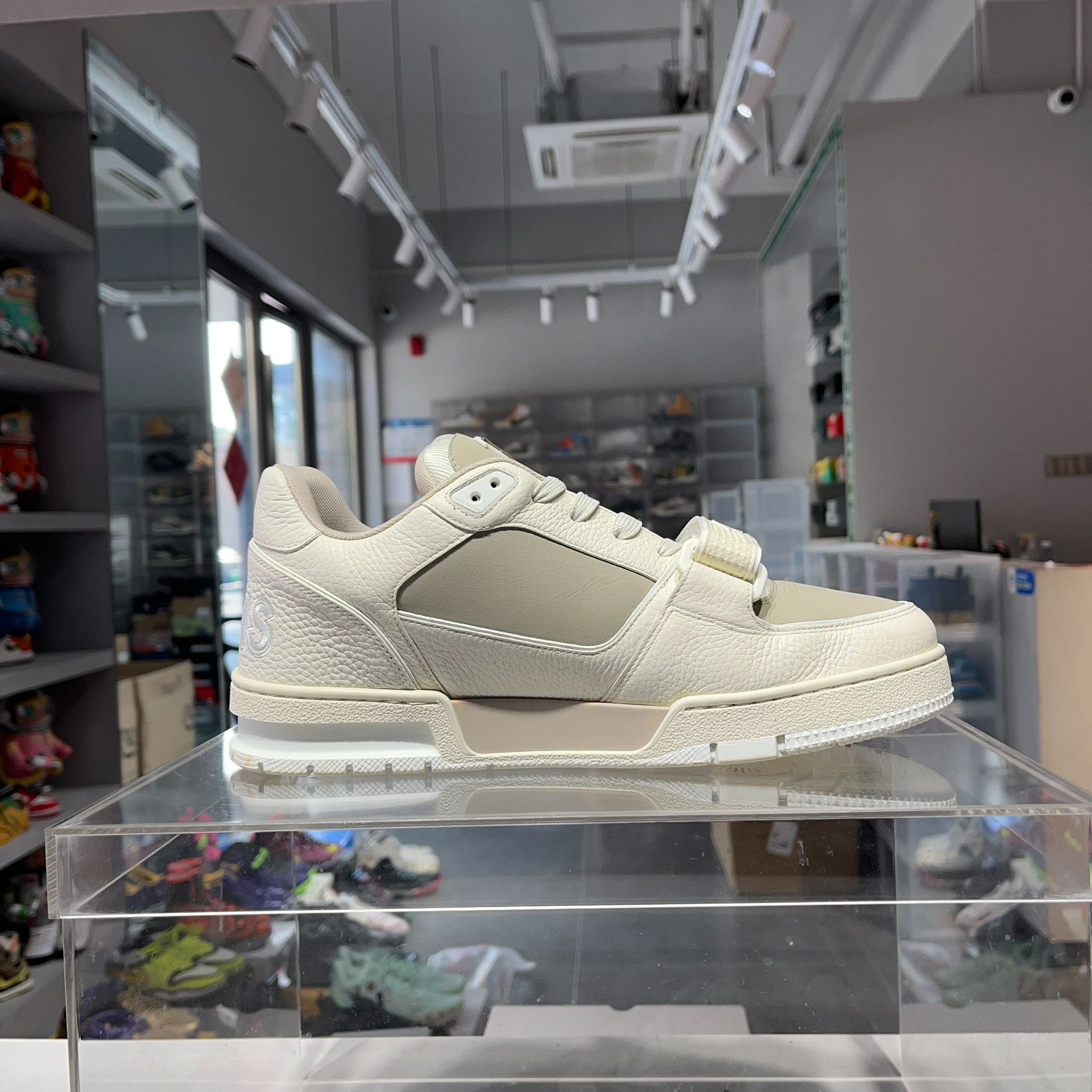 Louis Vuitton Louis Vuitton Training Beige Lowtop Sneakers 41 Men Size US 8.5 / EU 41-42 - 3 Thumbnail