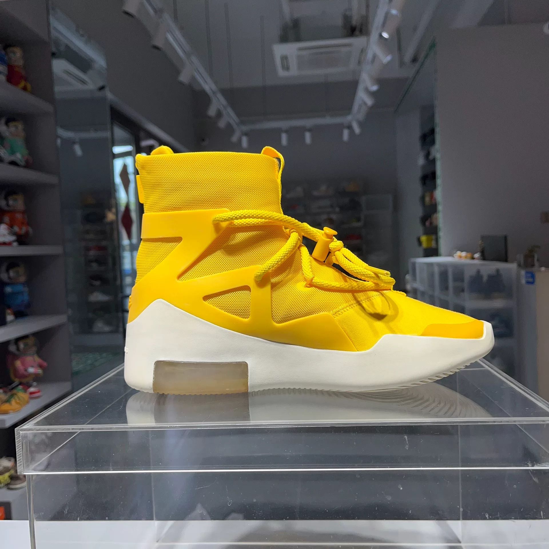 Fear of God Fear of God Limited Yellow Lowtop Sneakers 7 Men Size US 7 / EU 40 - 4 Thumbnail