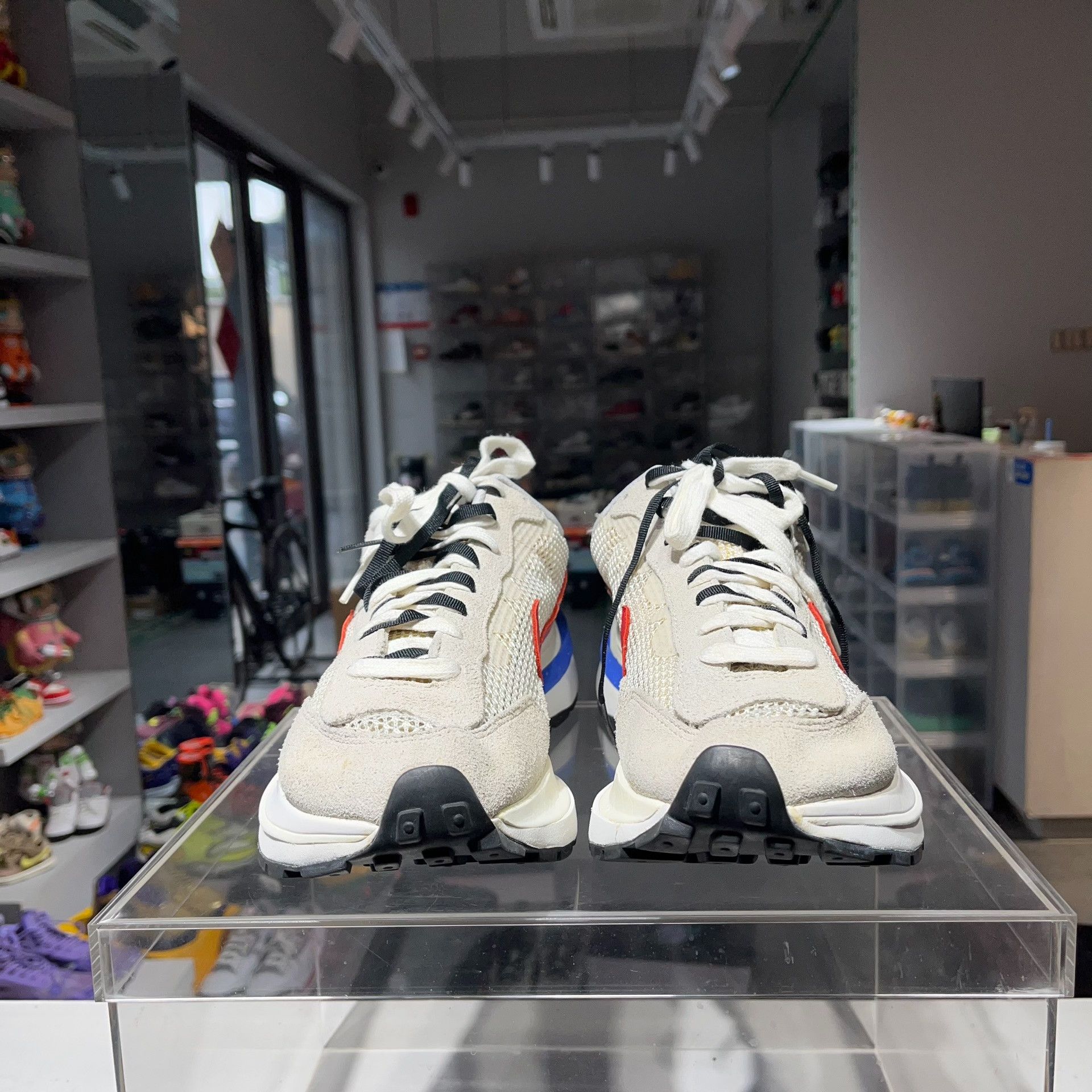 Nike Nike SACAI White Lowtop Sneakers 13 Men Size US 13 / EU 46 - 2 Thumbnail