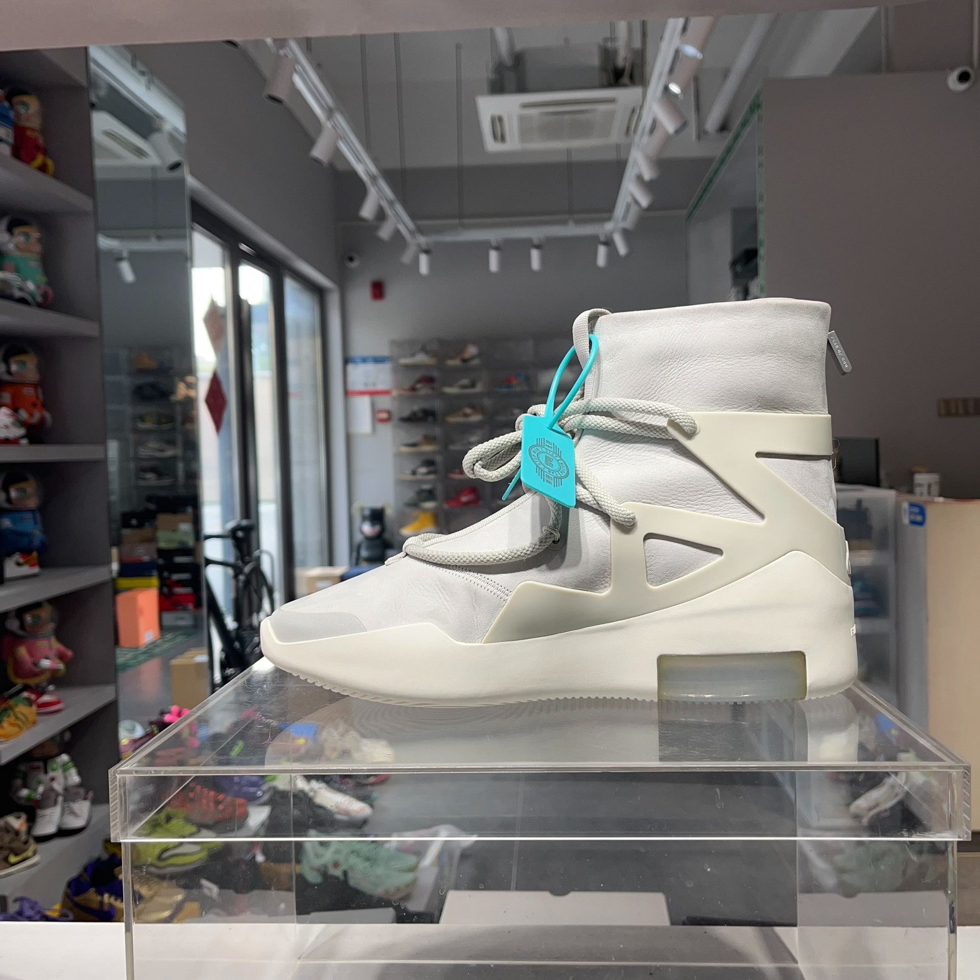 Fear of God Fear of God Retro White Lowtop Sneakers 9.5 Men Size US 9.5 / EU 42-43 - 6 Thumbnail