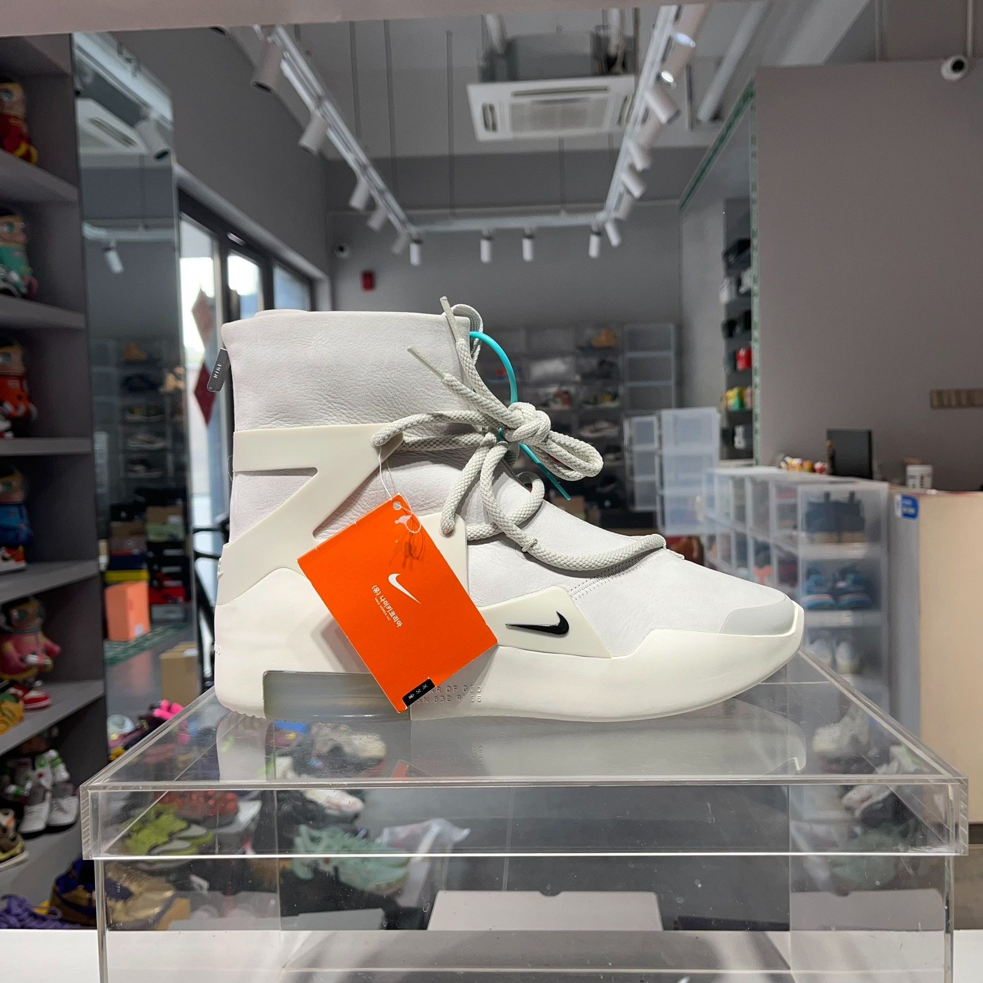 Fear of God Fear of God Retro White Lowtop Sneakers 9.5 Men Size US 9.5 / EU 42-43 - 5 Thumbnail