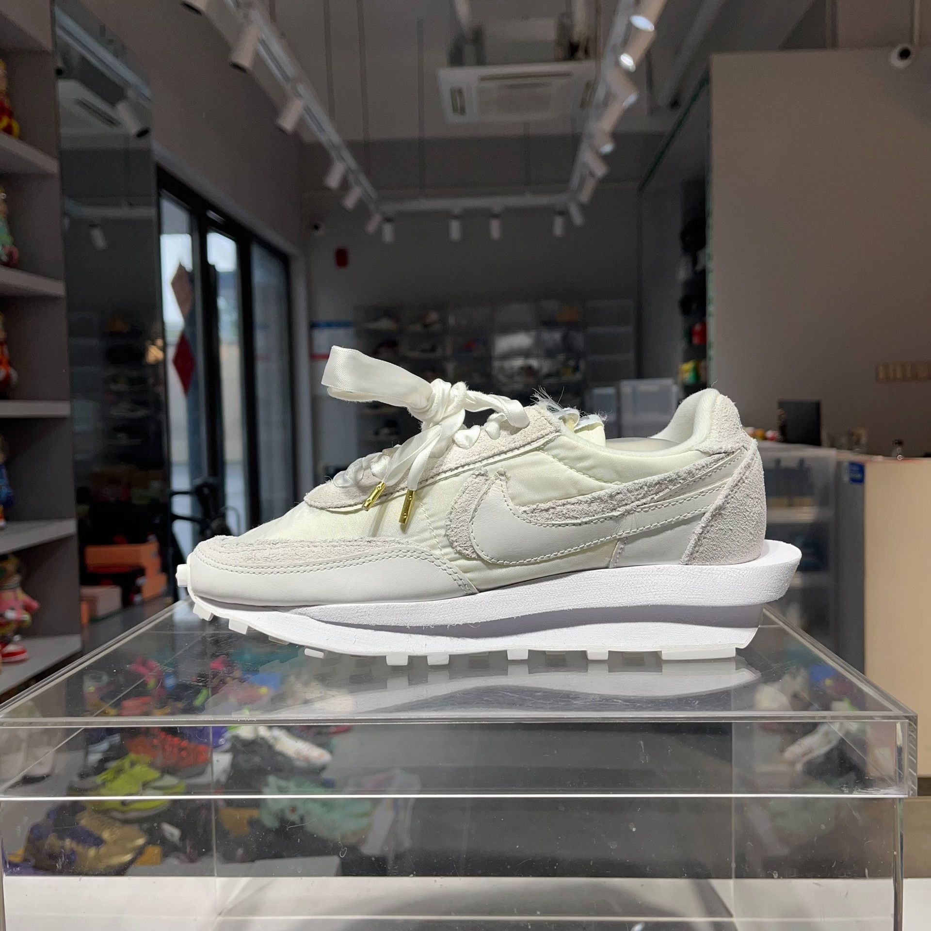 Sacai Sacai White Lowtop Sneakers 7 Men Size US 7 / EU 40 - 6 Thumbnail