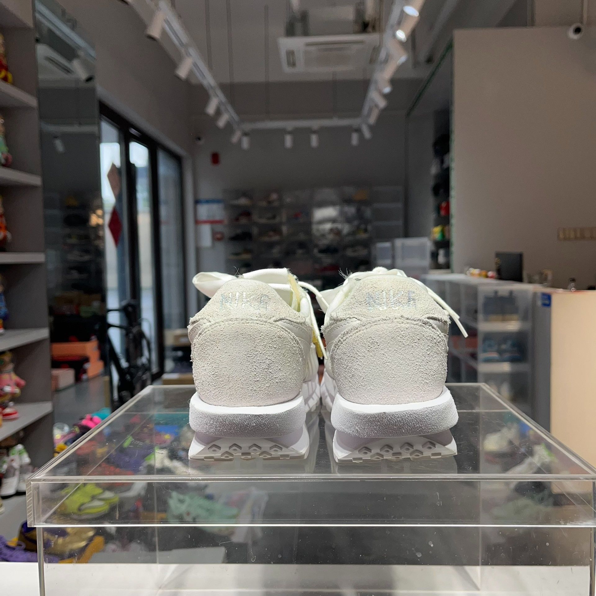 Sacai Sacai White Lowtop Sneakers 7 Men Size US 7 / EU 40 - 4 Thumbnail