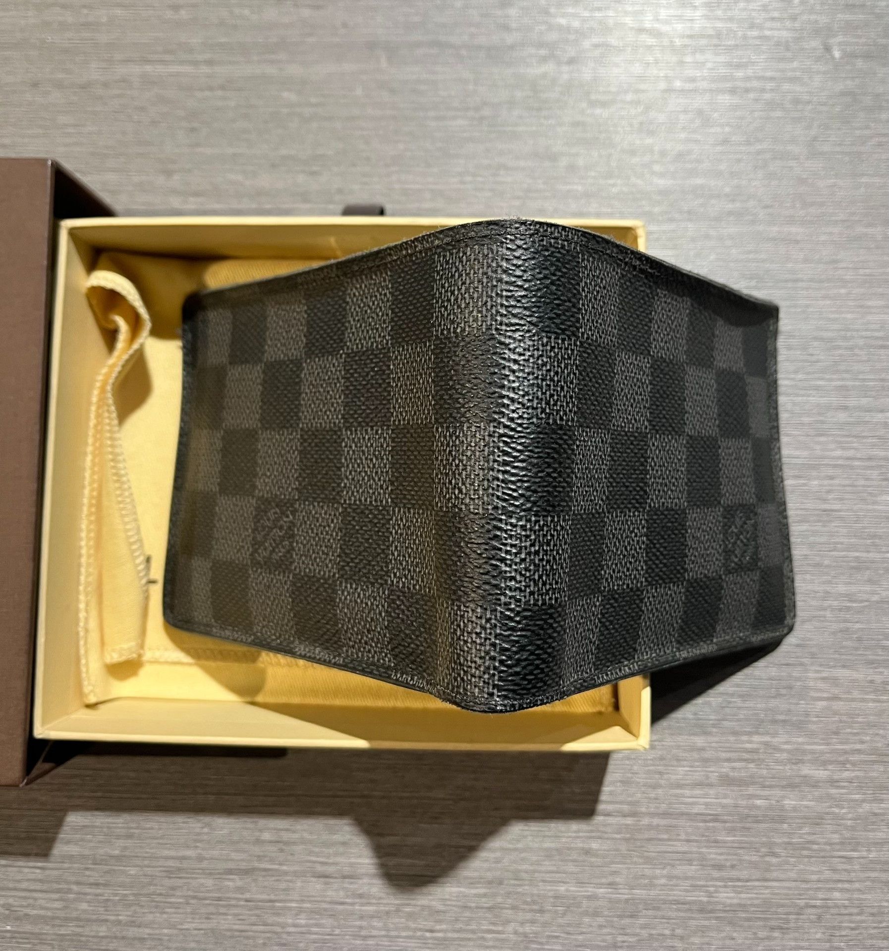 Louis Vuitton Louis Vuitton Checkered Black Item 42.5 Men Size ONE SIZE - 4 Thumbnail