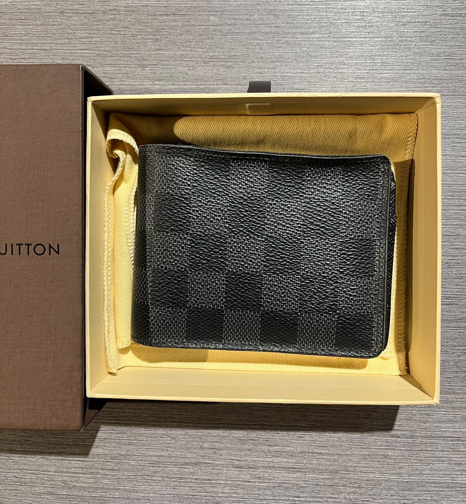 Louis Vuitton Louis Vuitton Checkered Black Item 42.5 Men Size ONE SIZE - 2 Thumbnail