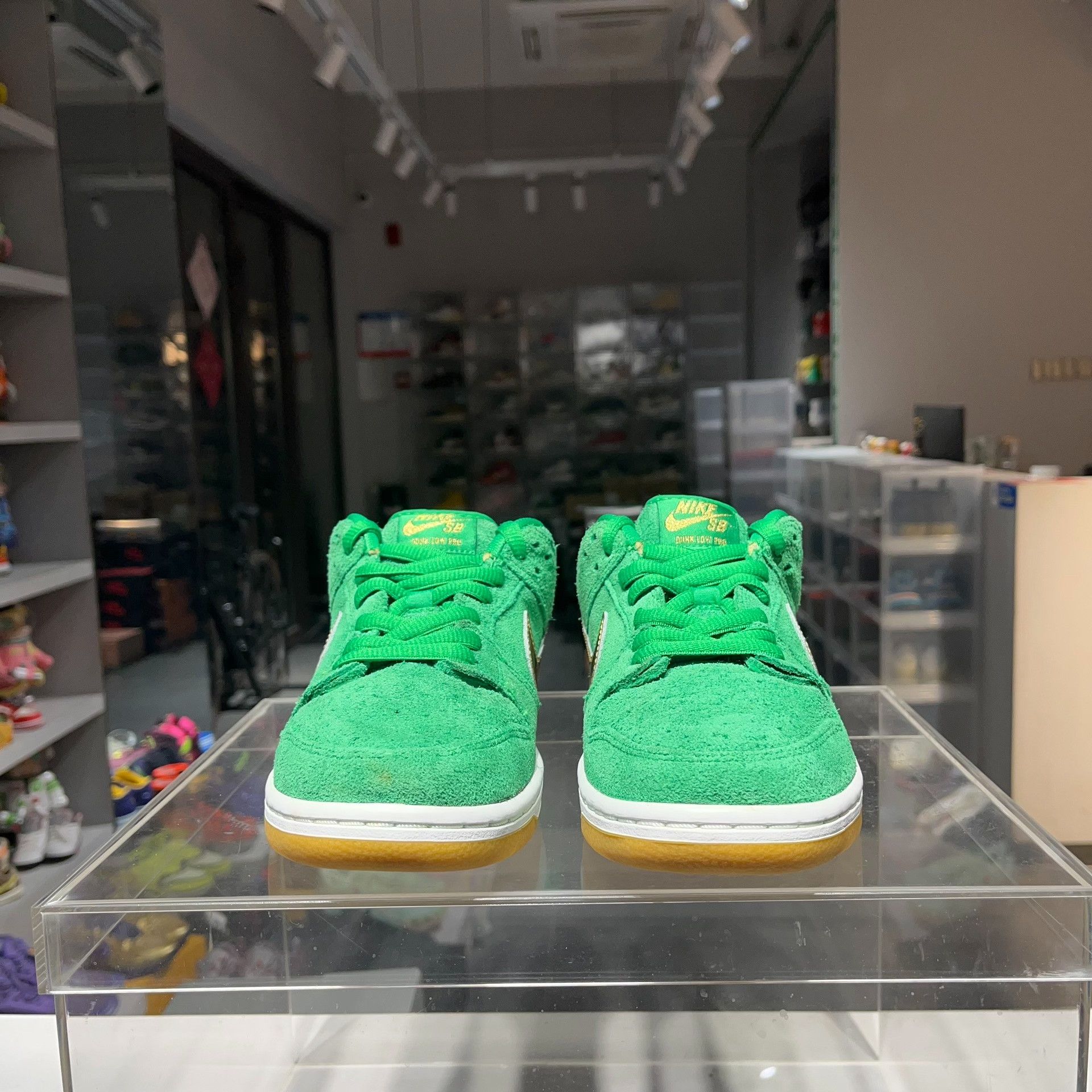 Nike Nike DUNK Green Lowtop Sneakers 9 Men Size US 9 / EU 42 - 2 Thumbnail