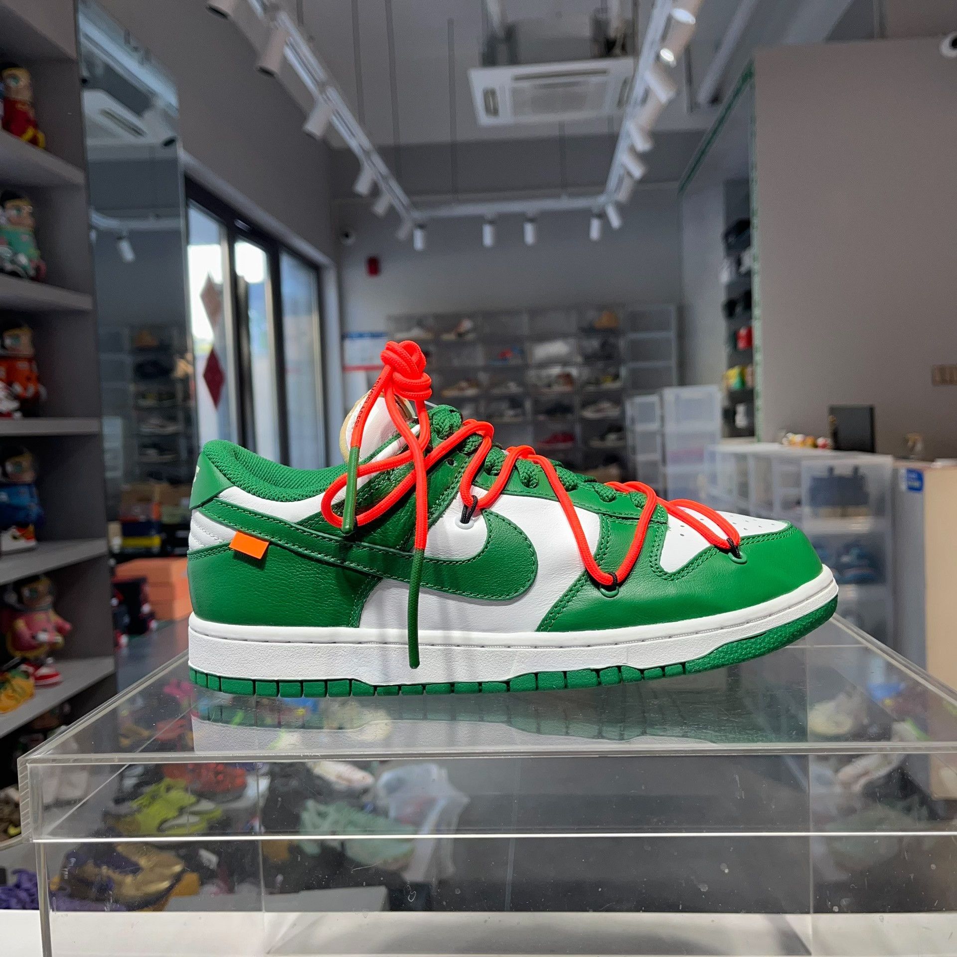 Nike Nike DUNK Green Lowtop Sneakers 9 Men Size US 9 / EU 42 - 5 Thumbnail