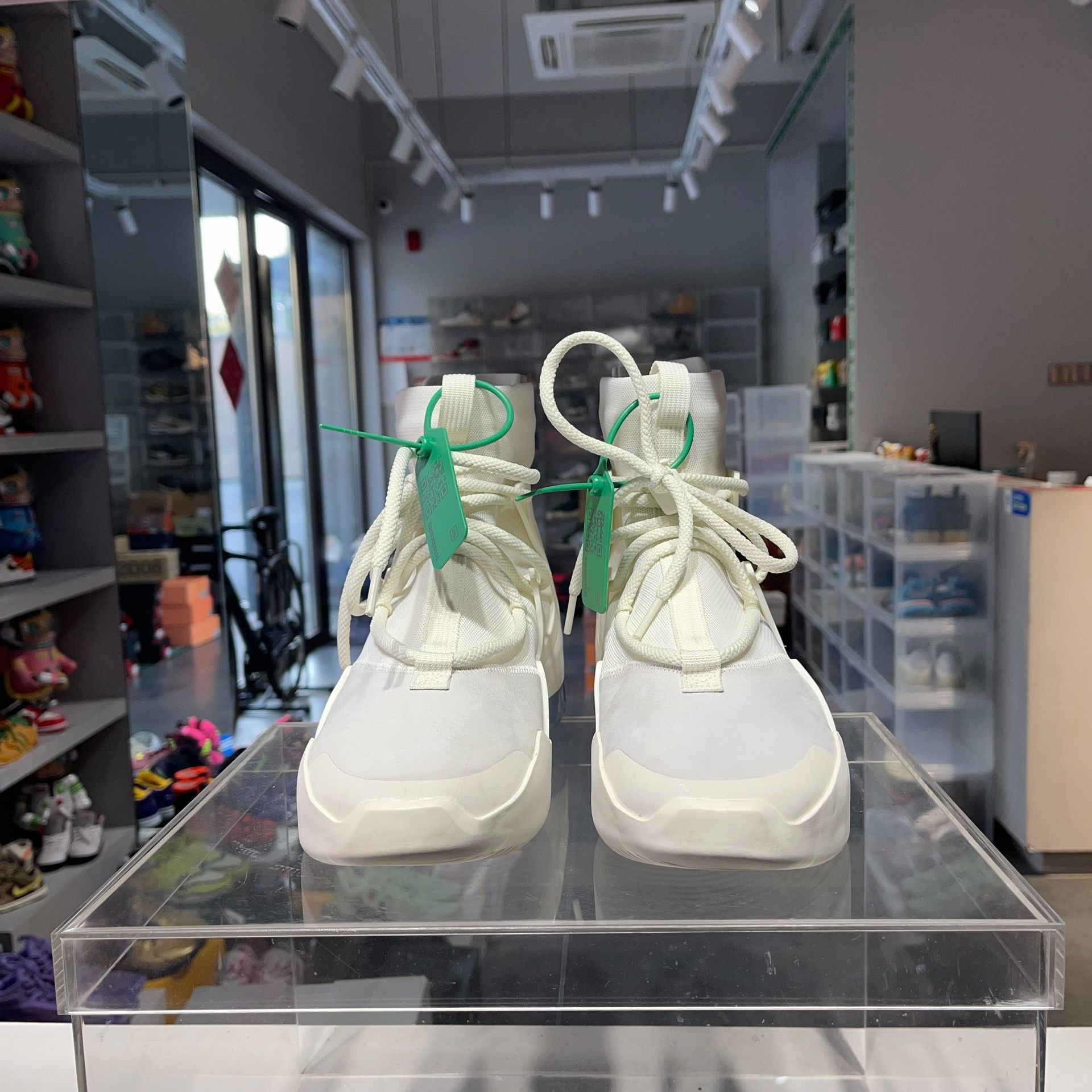 Fear of God Fear of God Retro White Lowtop Sneakers 9.5 Men Size US 9.5 / EU 42-43 - 2 Thumbnail