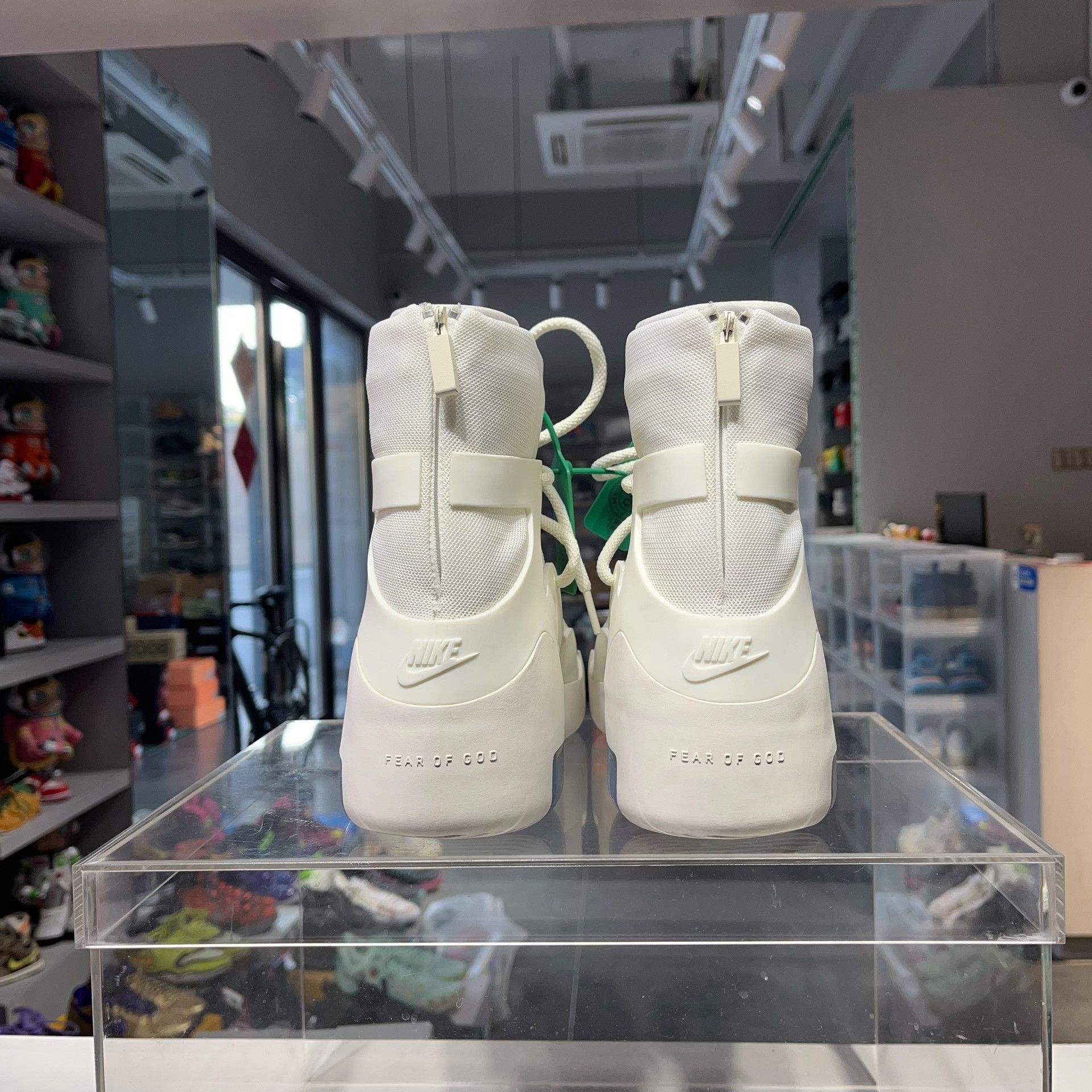 Fear of God Fear of God Retro White Lowtop Sneakers 9.5 Men Size US 9.5 / EU 42-43 - 4 Thumbnail