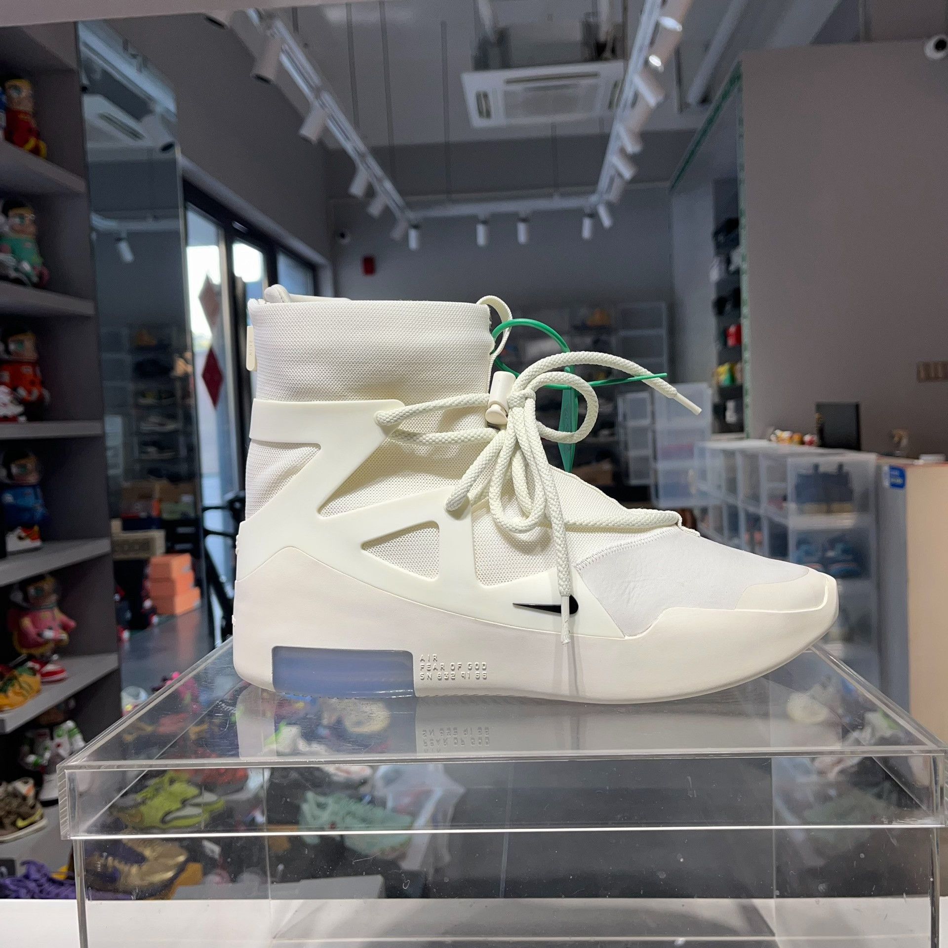 Fear of God Fear of God Retro White Lowtop Sneakers 9.5 Men Size US 9.5 / EU 42-43 - 5 Thumbnail