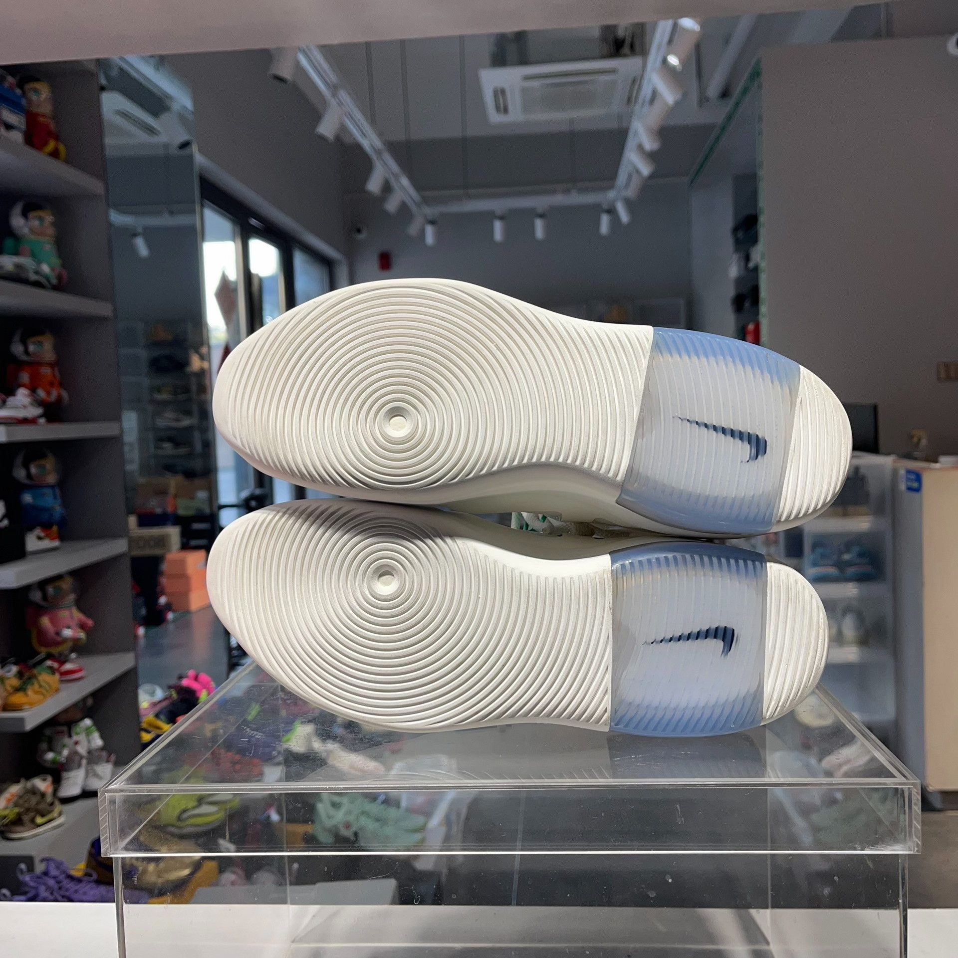 Fear of God Fear of God Retro White Lowtop Sneakers 9.5 Men Size US 9.5 / EU 42-43 - 7 Thumbnail
