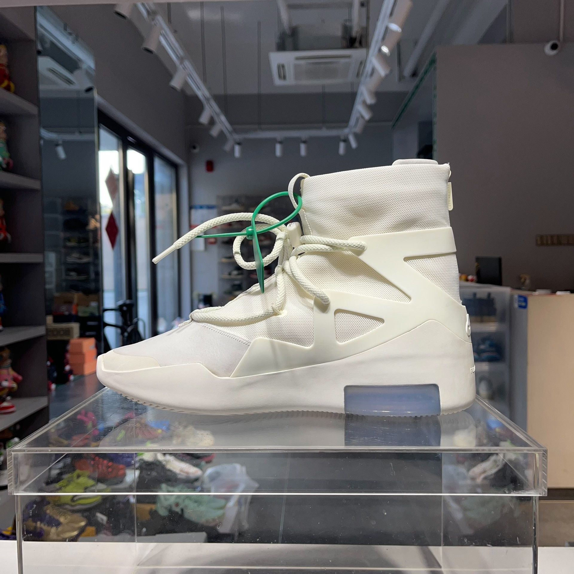 Fear of God Fear of God Retro White Lowtop Sneakers 9.5 Men Size US 9.5 / EU 42-43 - 6 Thumbnail