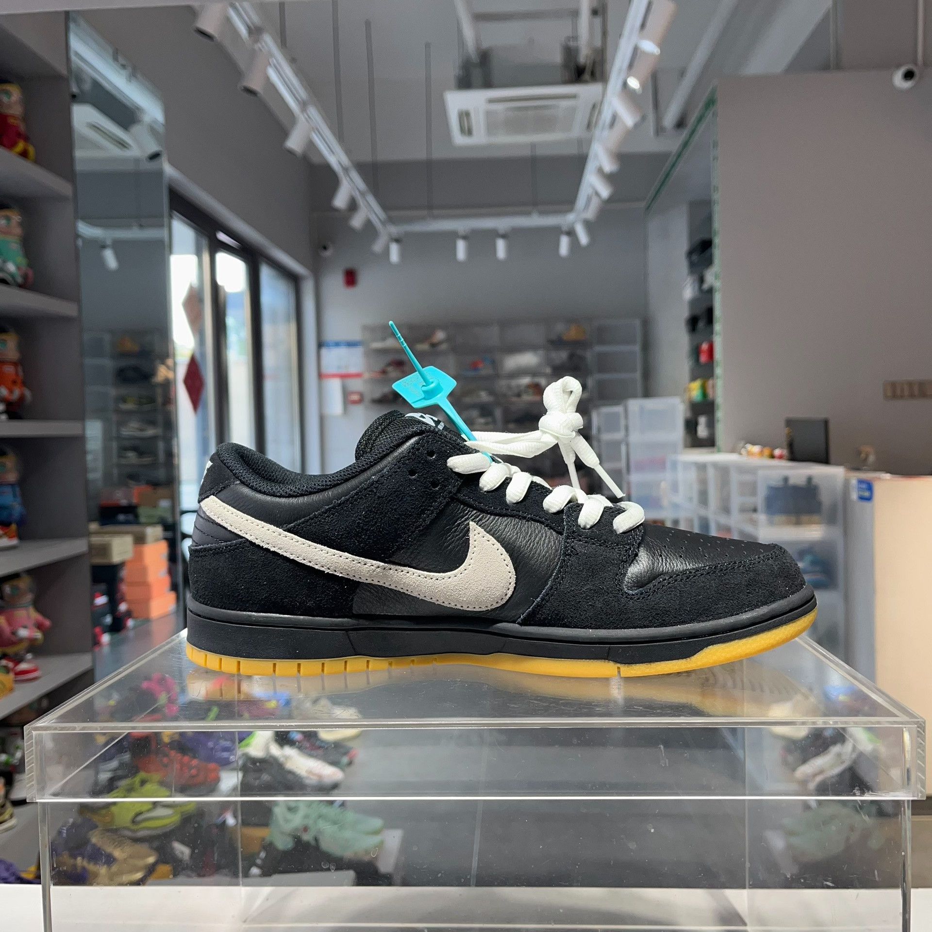 Nike Nike DUNK Black Lowtop Sneakers 44.5 Men Size US 11 / EU 44 - 3 Thumbnail