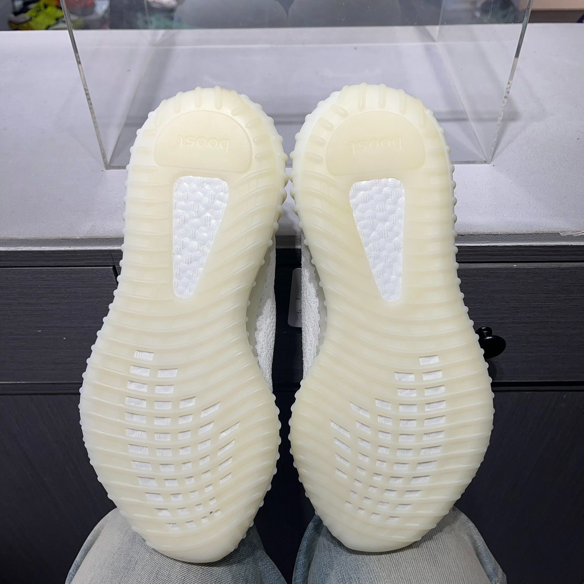 Adidas Adidas YEEZY White Lowtop Sneakers 11 Men Size US 11 / EU 44 - 7 Thumbnail