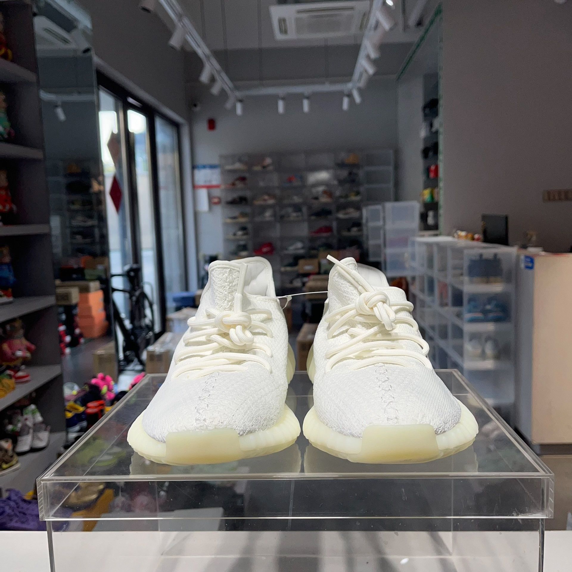 Adidas Adidas YEEZY White Lowtop Sneakers 11 Men Size US 11 / EU 44 - 2 Thumbnail