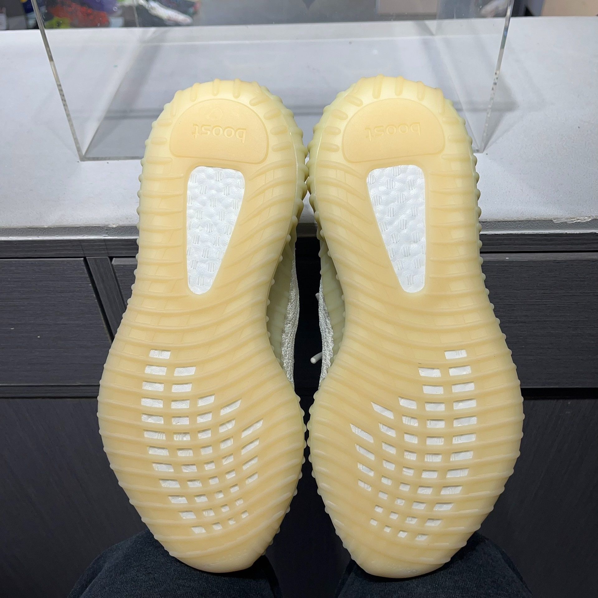 Adidas Adidas YEEZY Lowtop Sneakers 10 Men Size US 10 / EU 43 - 7 Thumbnail