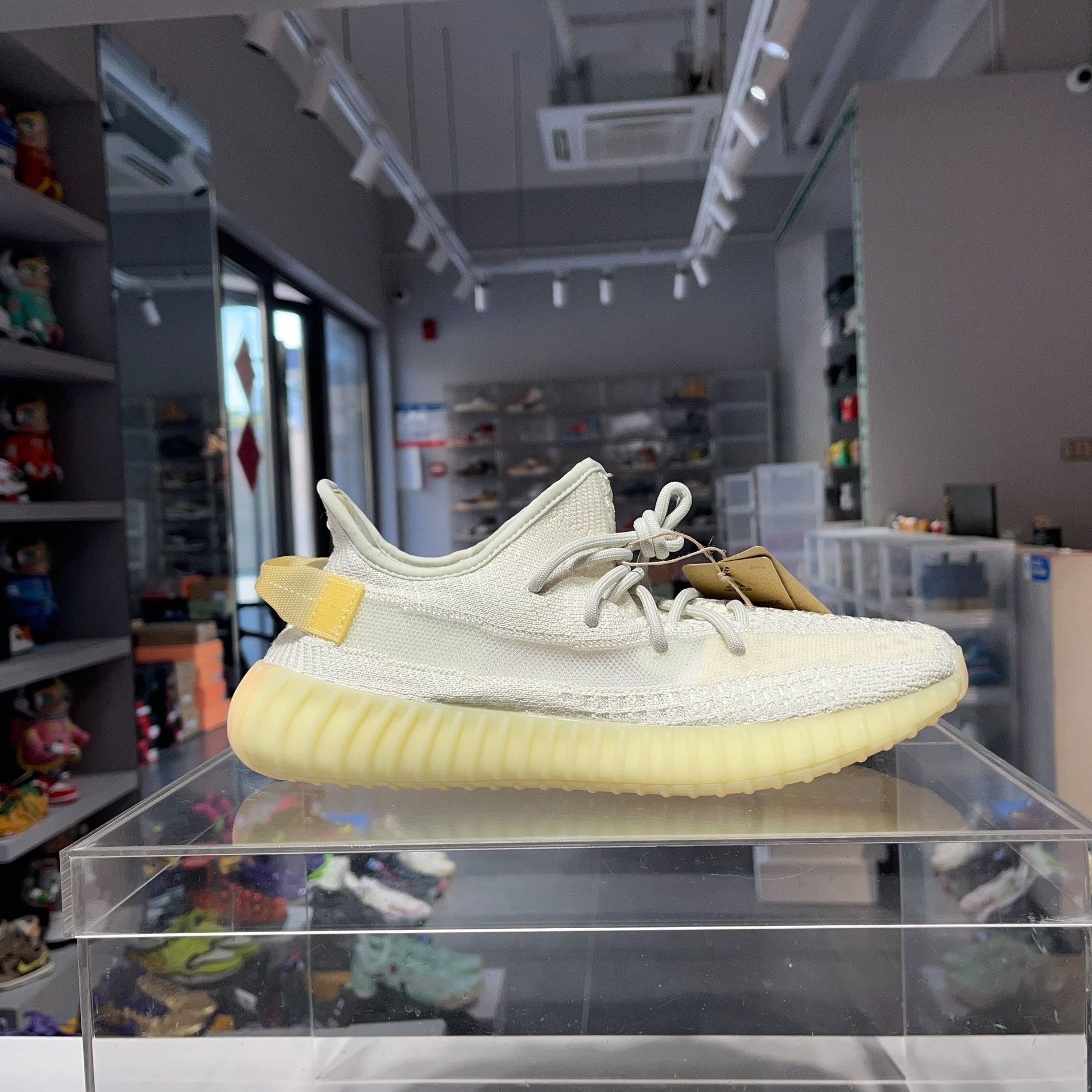 Adidas Adidas YEEZY Lowtop Sneakers 10 Men Size US 10 / EU 43 - 5 Thumbnail